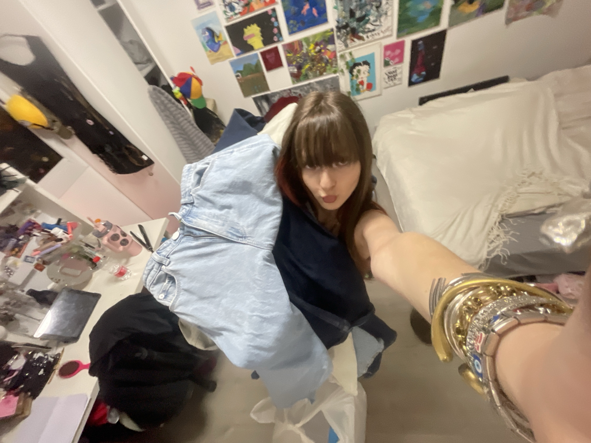 Woman documents daily routine through selfies in Raanana apartment