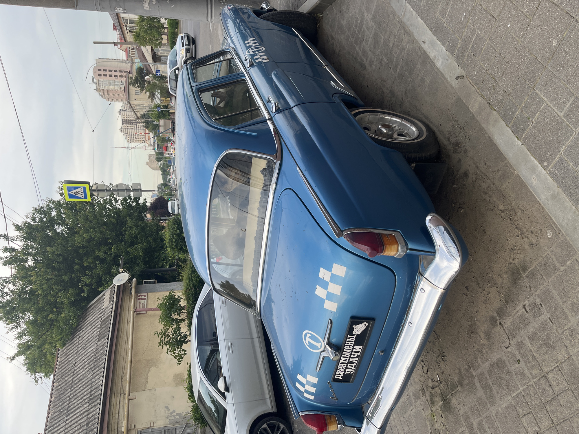 Vintage Soviet taxi with mannequins spotted in Krasnodar