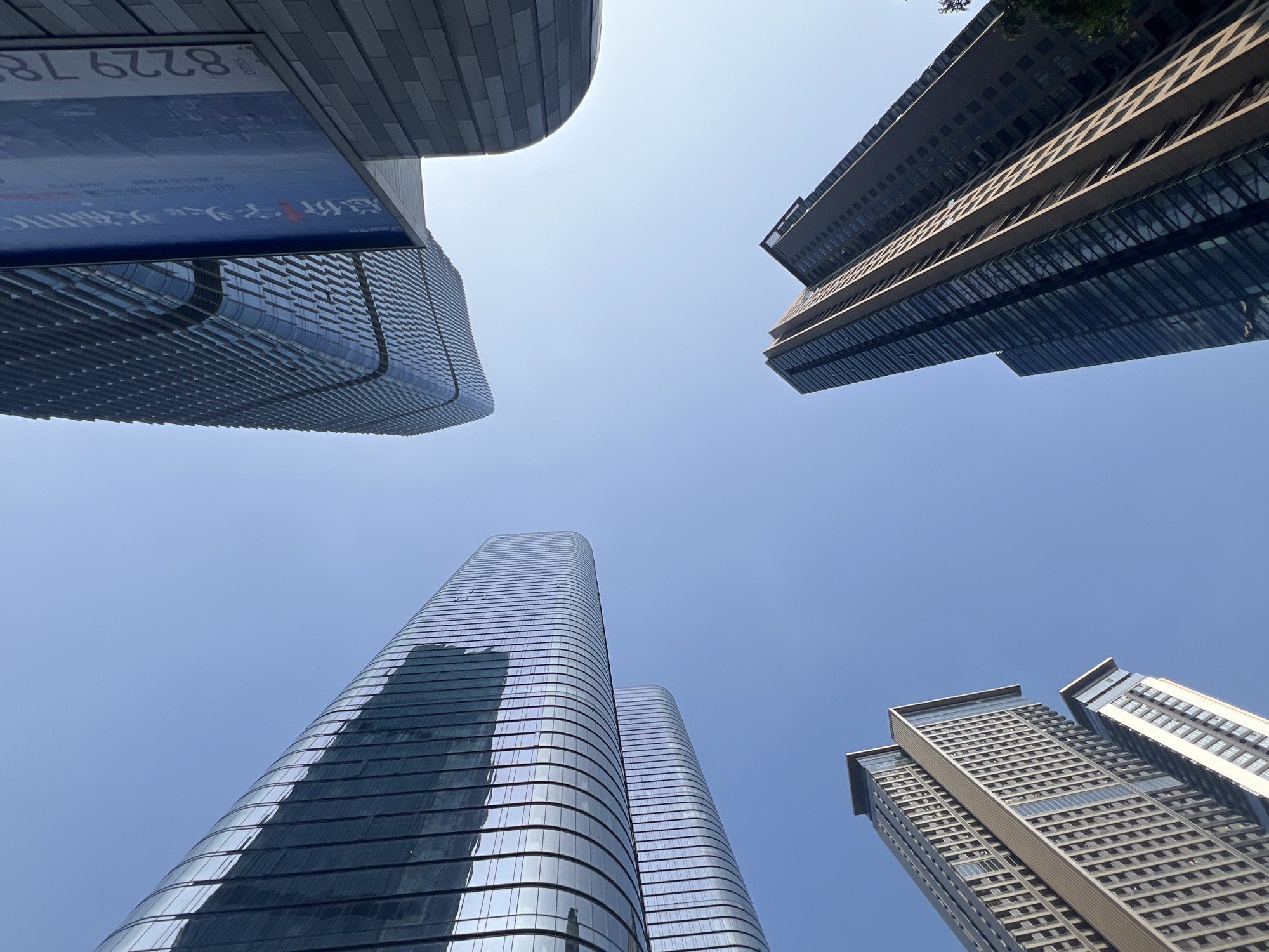 Morning documentation of Futian District's modern architecture and mall features