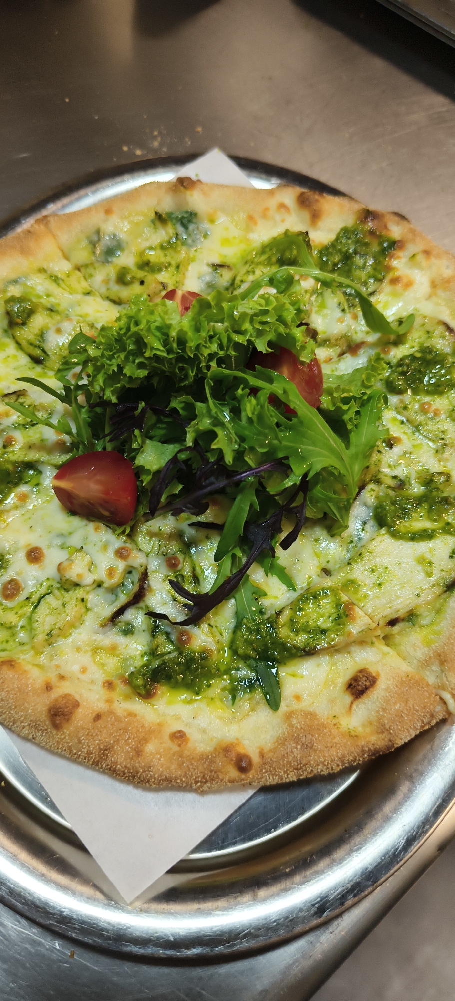 Pizza service and street life documented in Yerevan