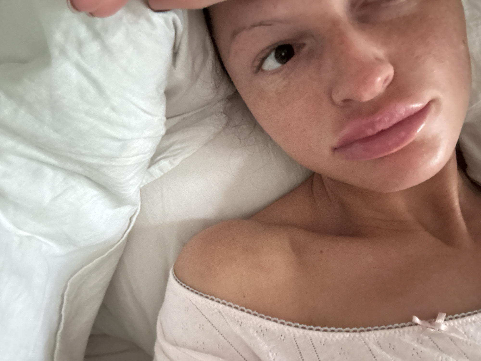 Person shares morning selfie, celebrates good night's sleep