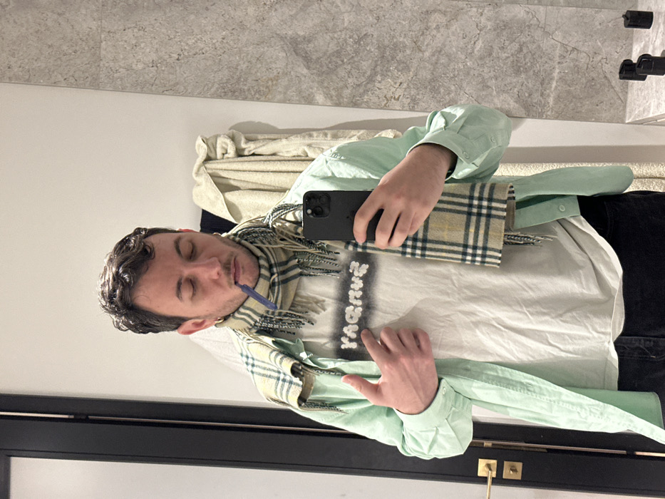 London resident documents casual evening with wine and selfies