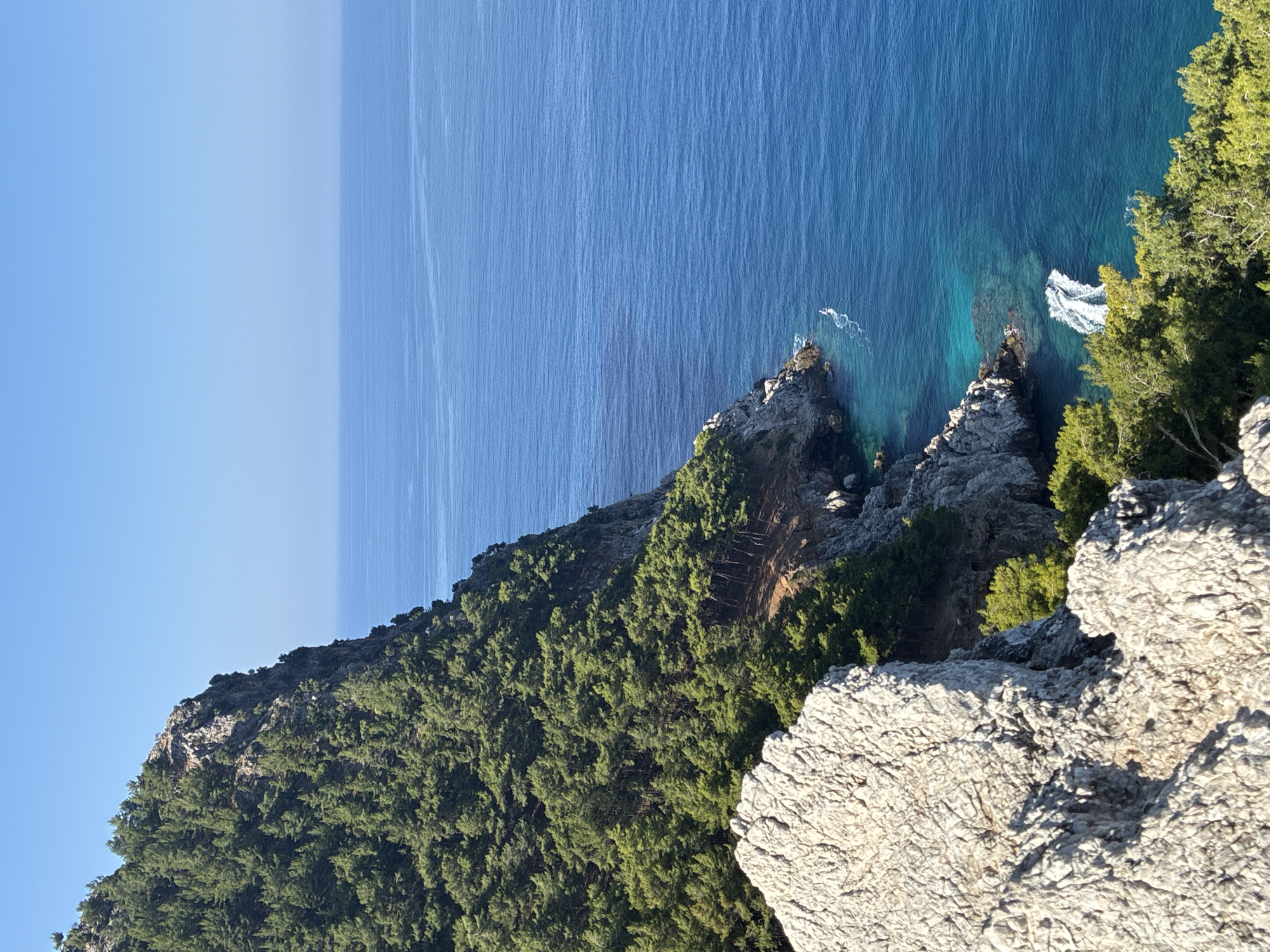Morning tour of Alanya's cliffs, coast, and coastline details