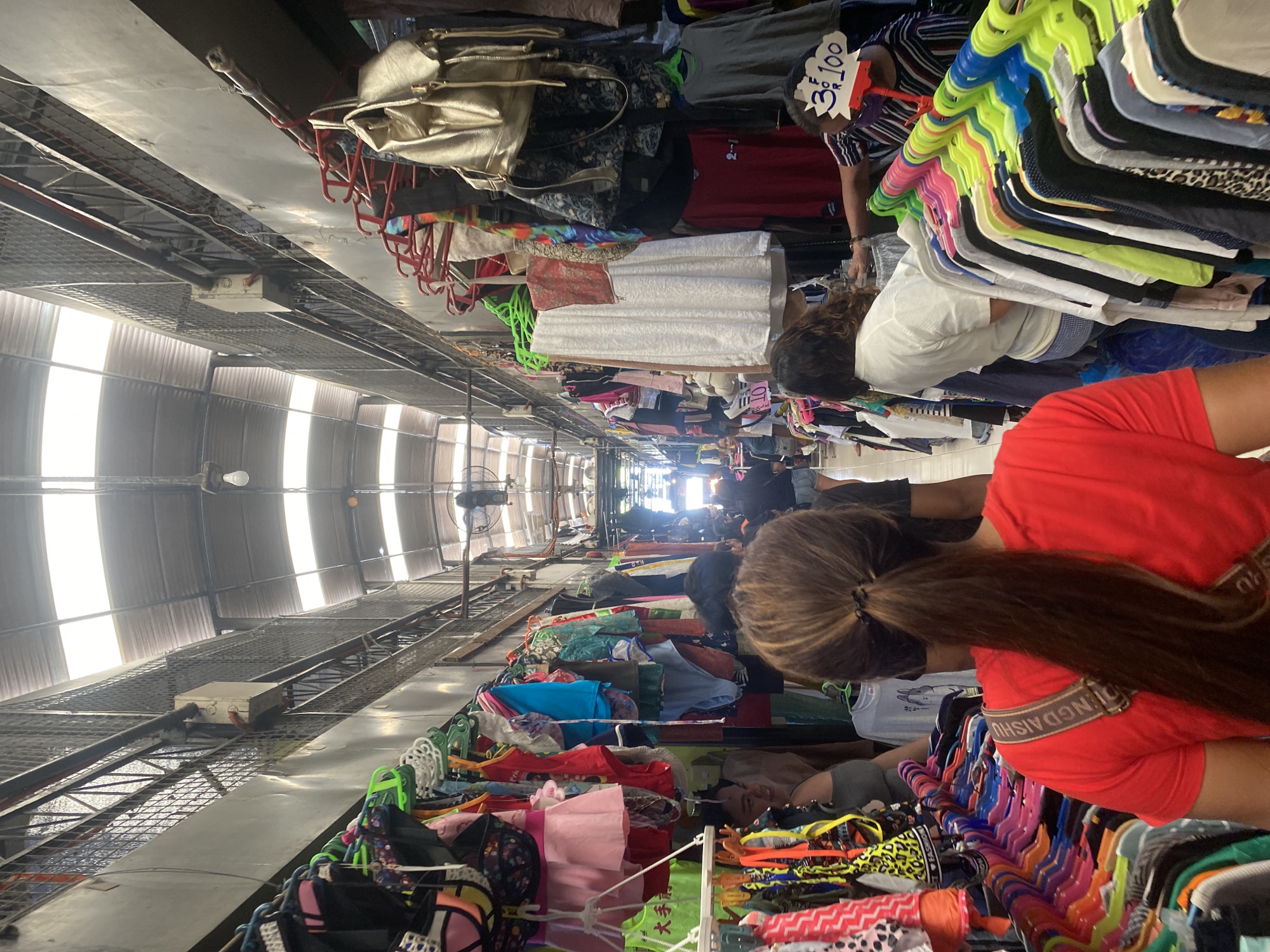 Morning commercial activity documented across Davao City markets and stores