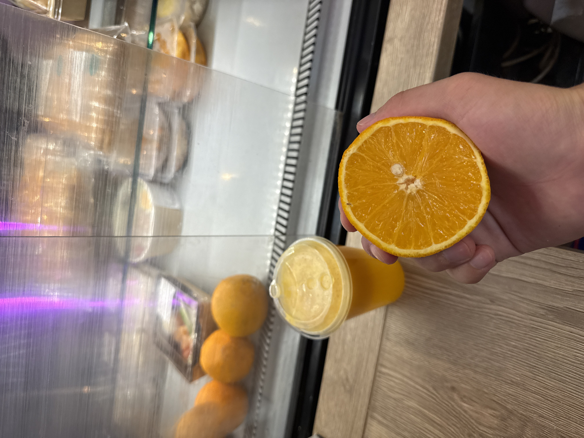 Fresh oranges and a casual selfie in Moscow
