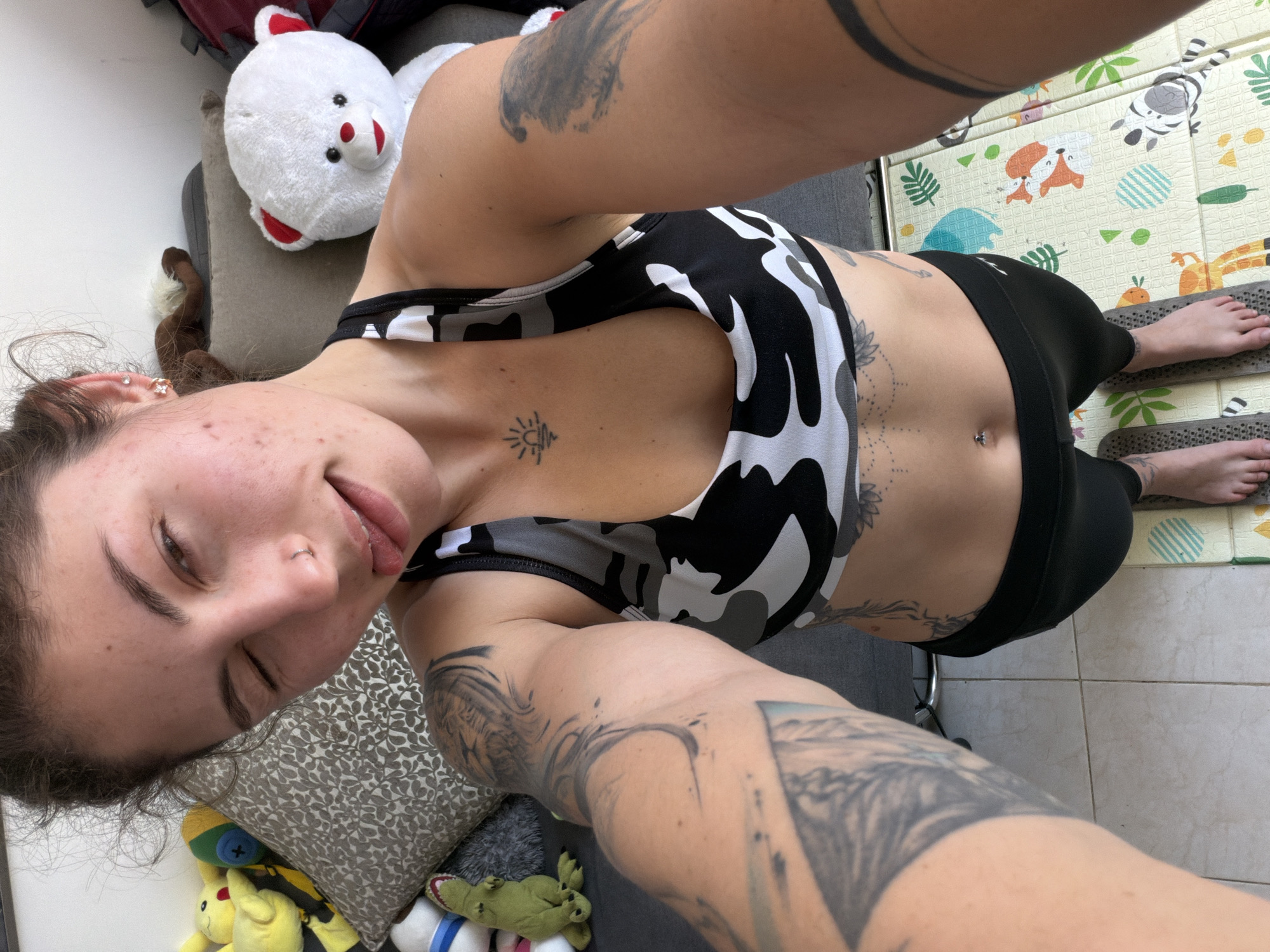 Woman documents home fitness routine in Kiryat Bialik