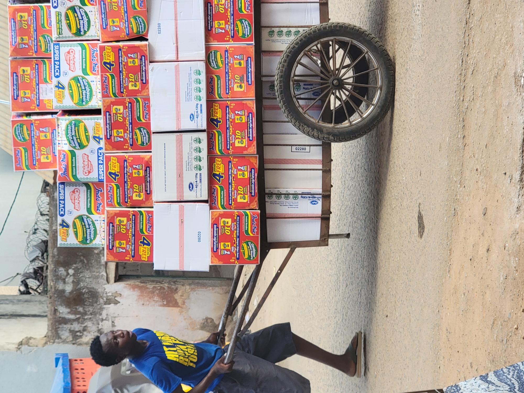Daily street commerce documented in Maiburiji, Nigeria marketplace