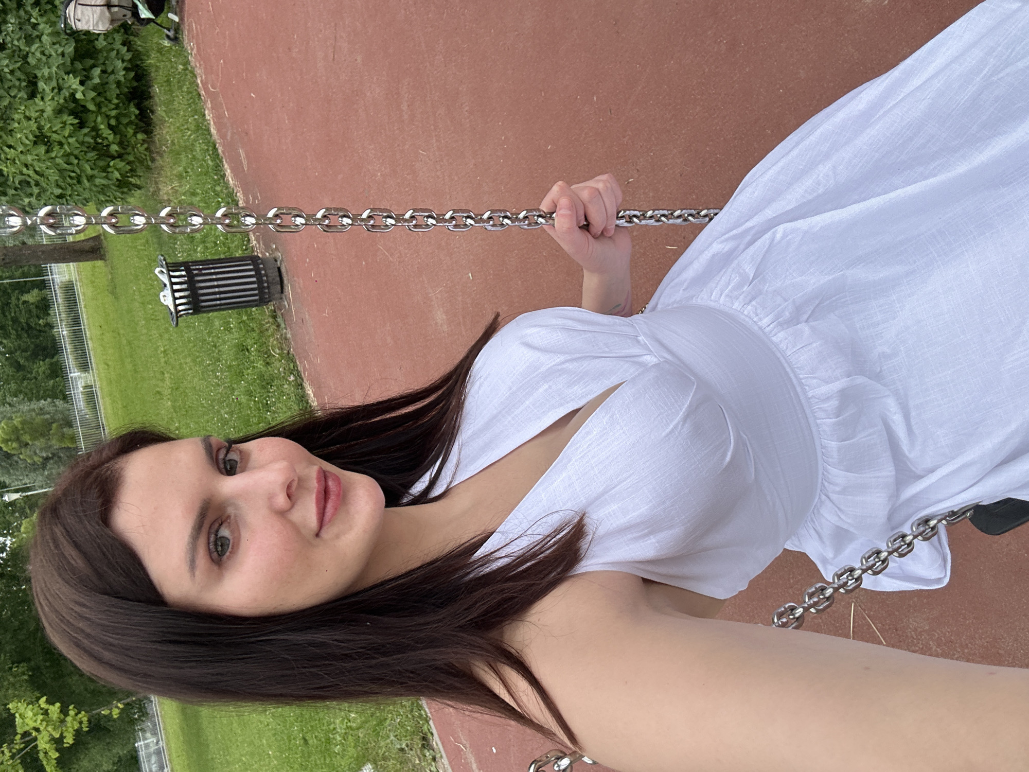 A casual day out: road trip, park stop, outfit changes