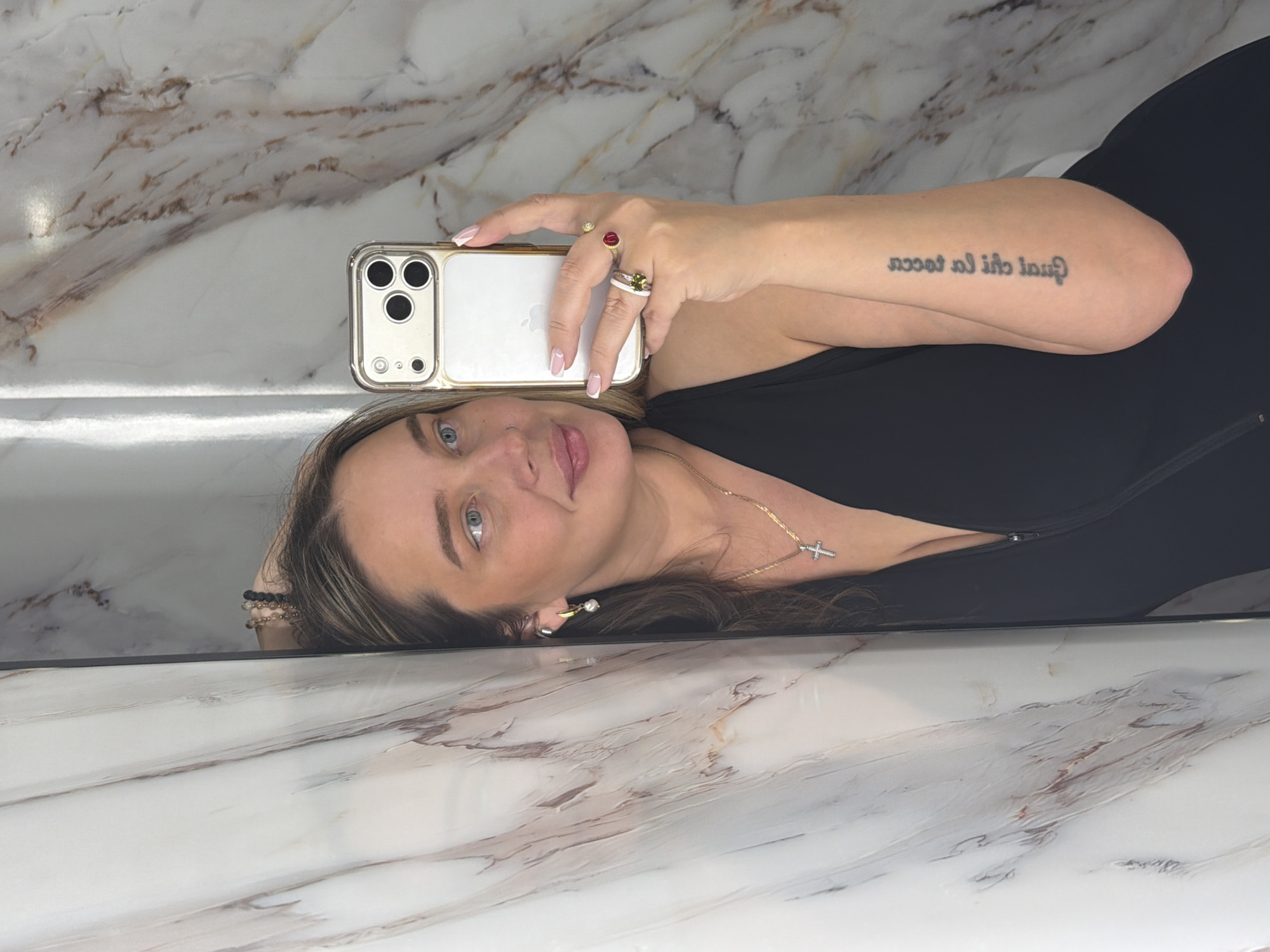 Woman takes bathroom selfies in Moscow