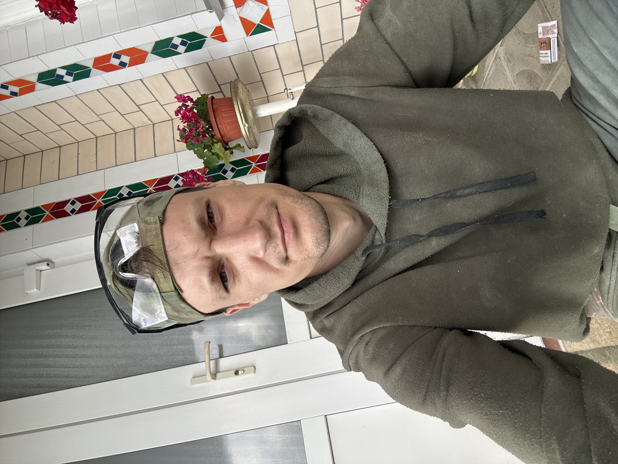 Selfies and garden flowers from a morning in Makiv, Ukraine