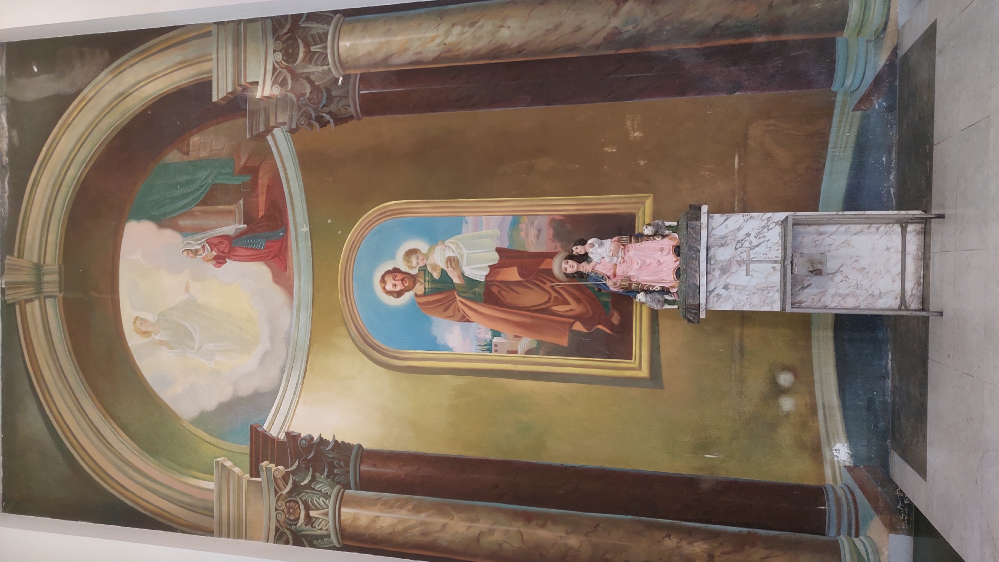 Caracas churches and blooming trees documented in afternoon walk
