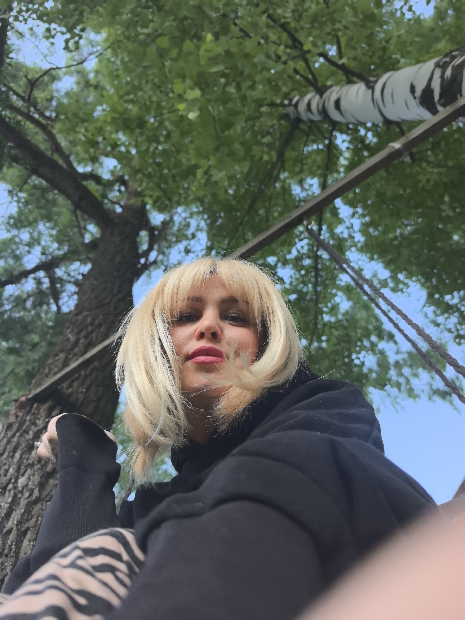 Woman photographed in close-up portrait session in Noviy, Russia