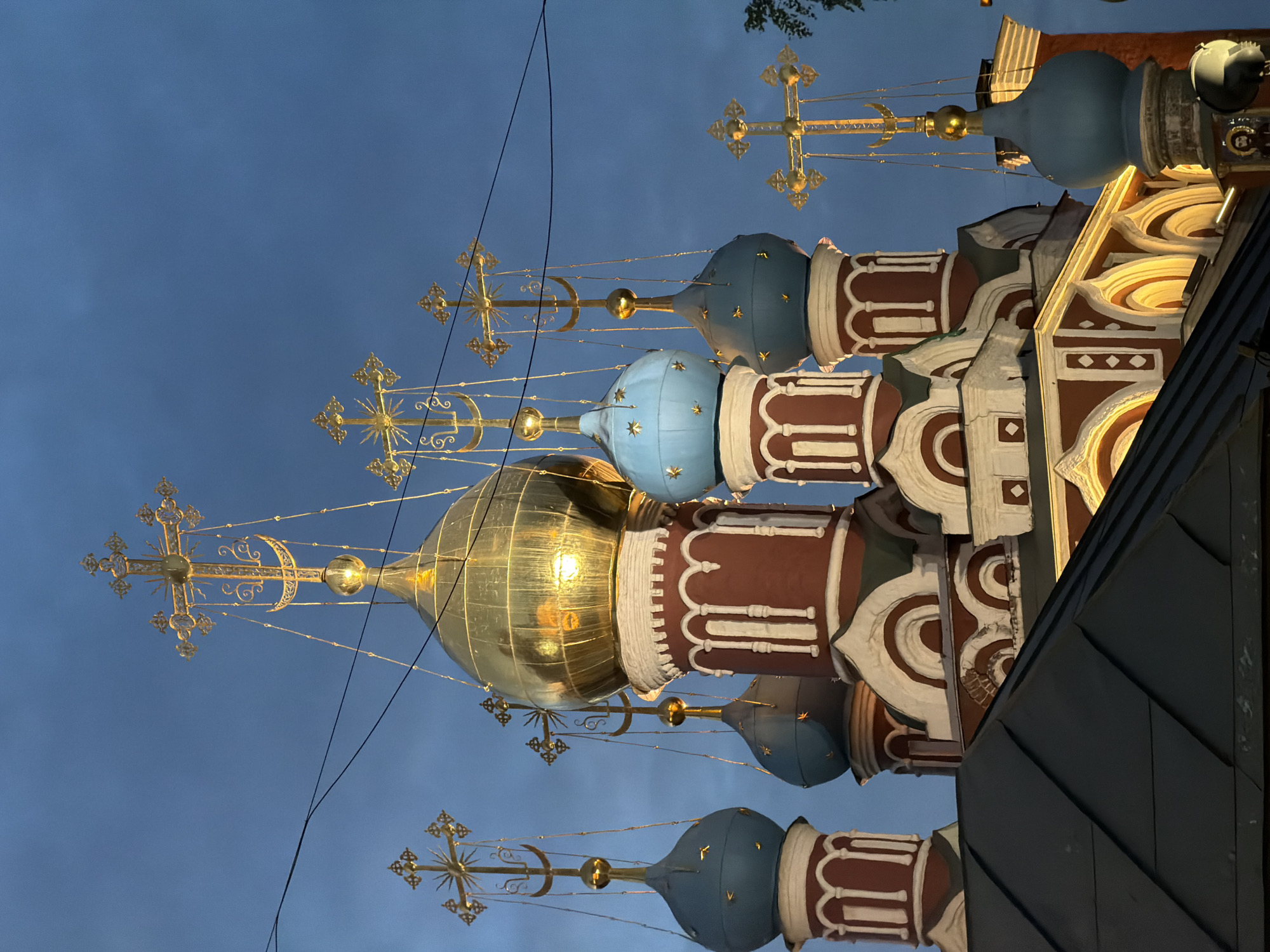 Moscow twilight scenes captured across 14 minutes
