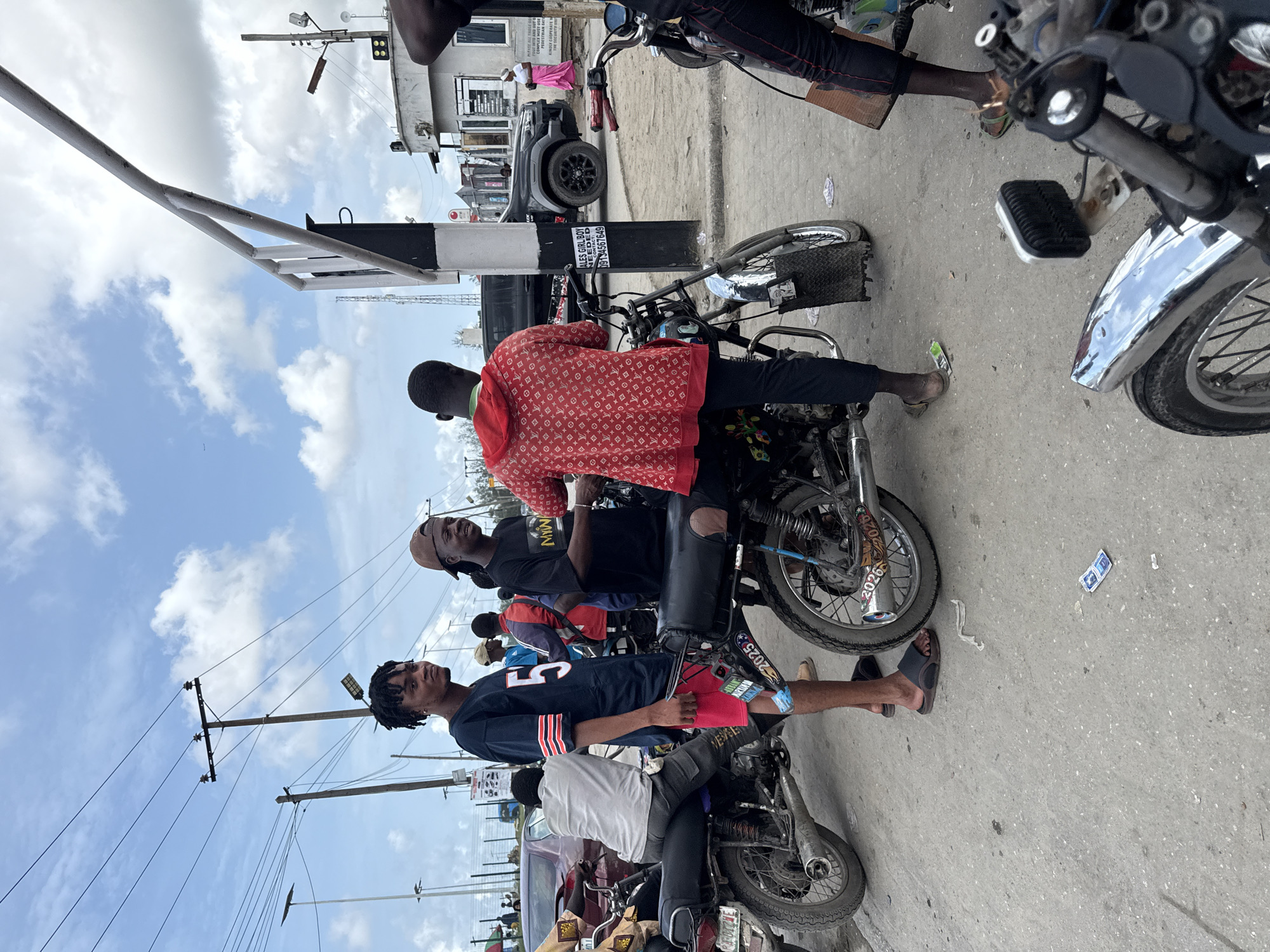 Morning street life documented across Lagos-Lekki corridor