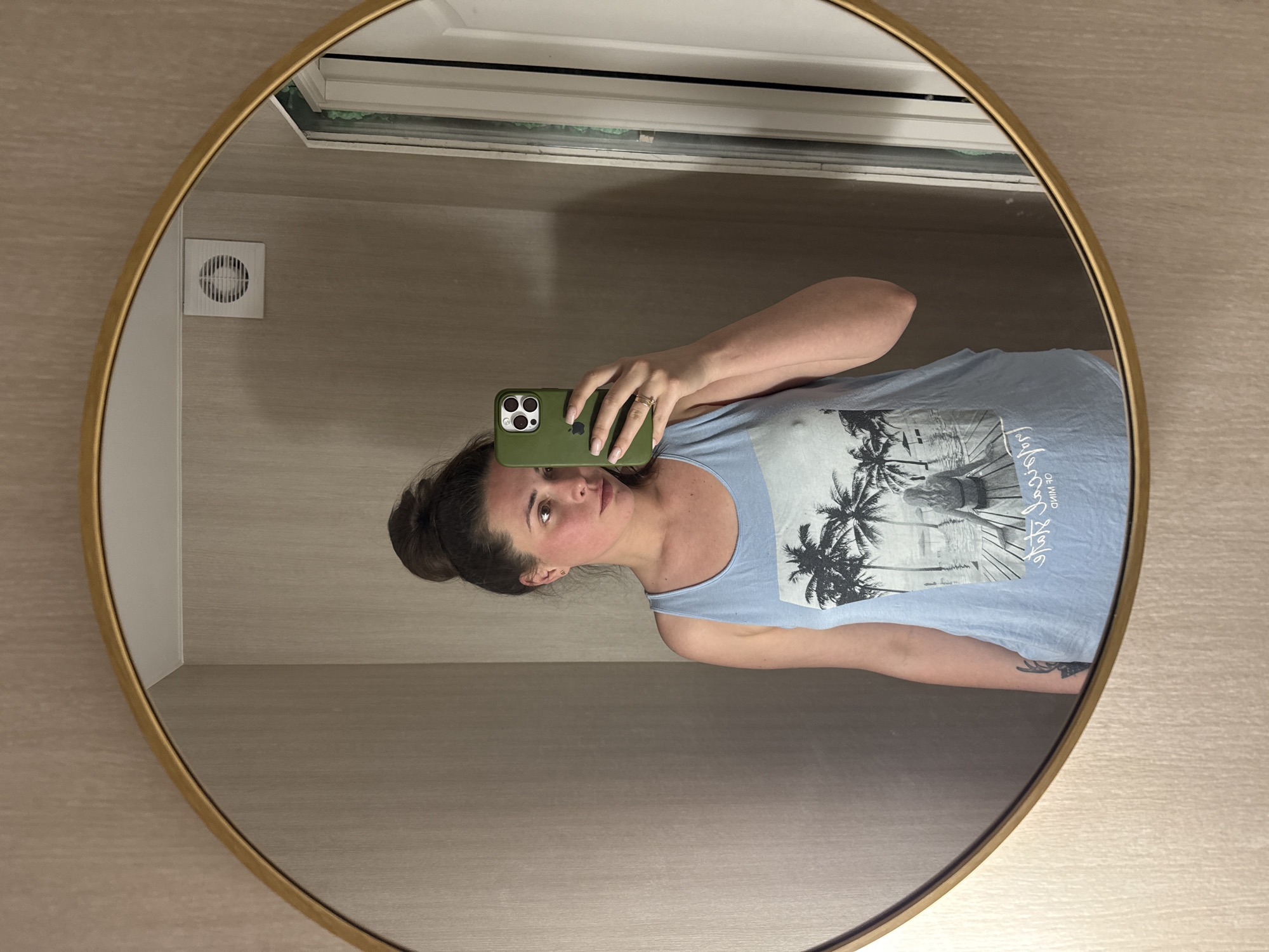 Evening domestic moments: selfies, relaxing cat, indoor activities documented