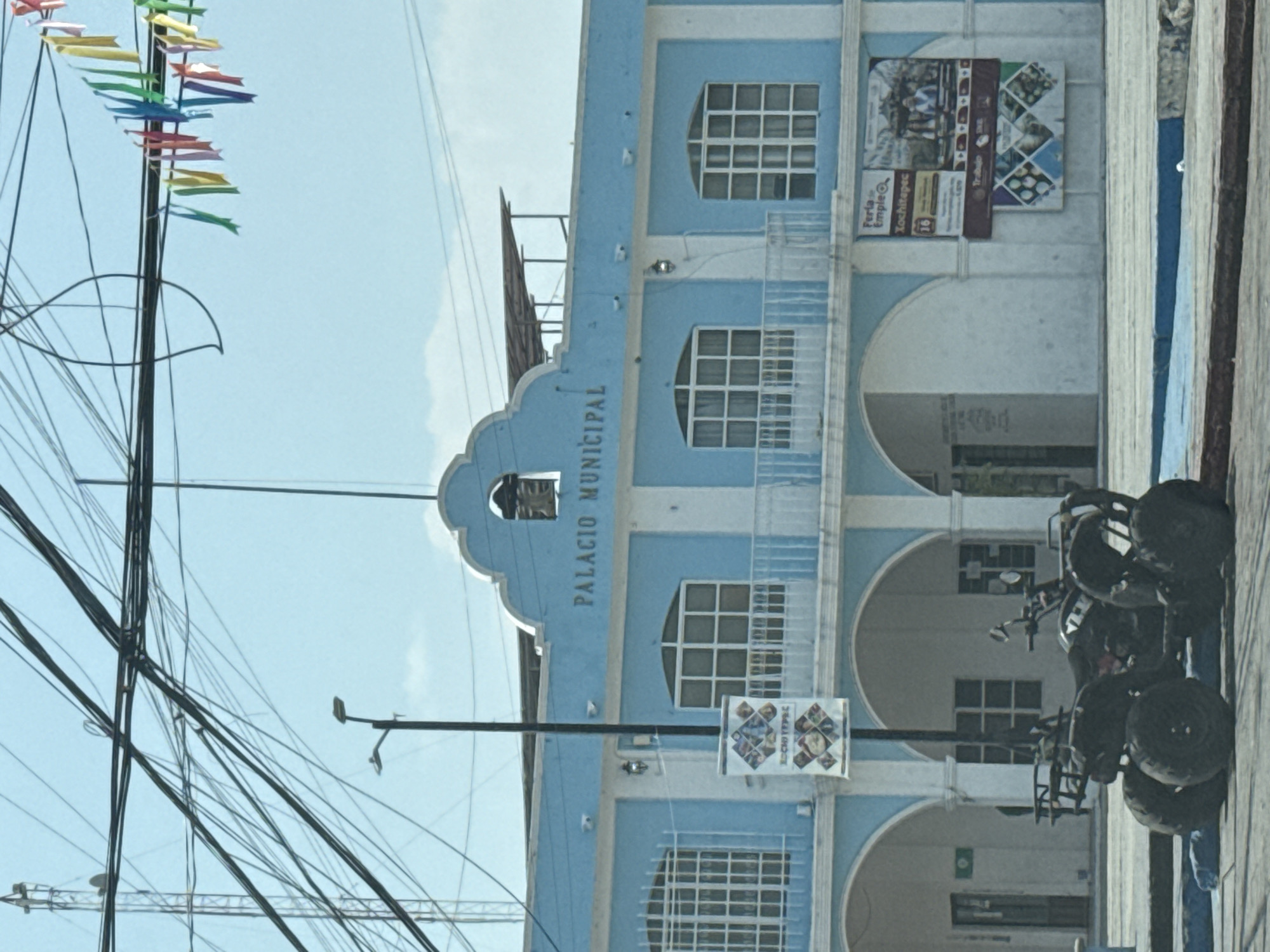 Municipal Palace documented in Xochitepec on clear afternoon