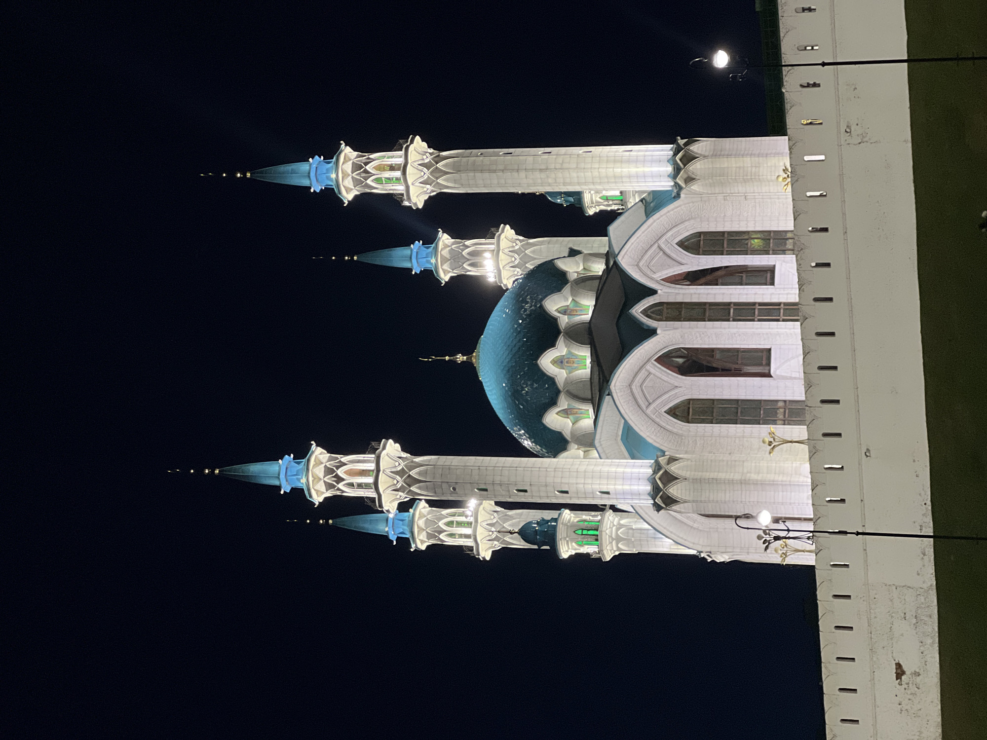 Evening visit to illuminated Qolşärif Mosque in Kazan documented
