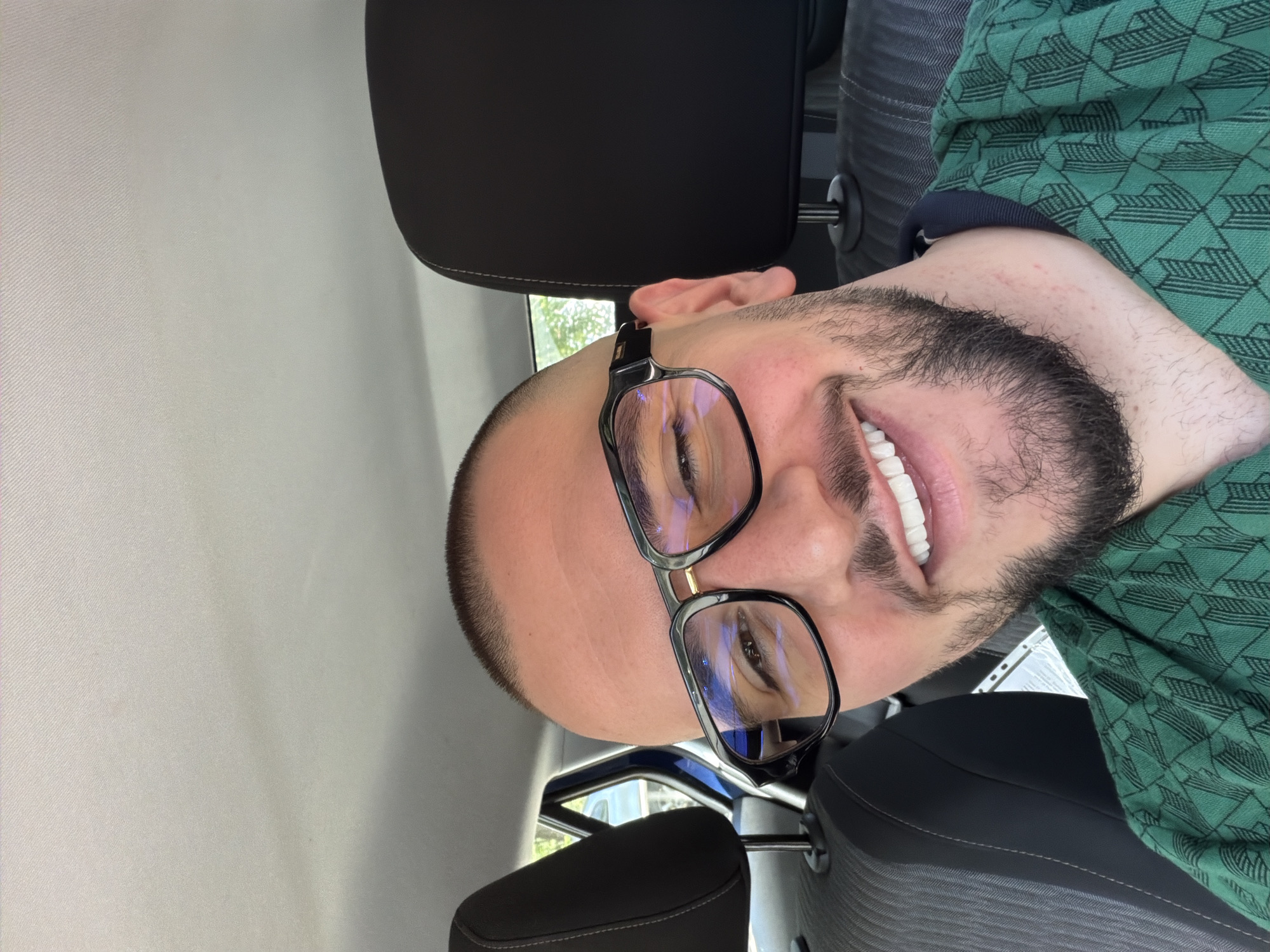 Sofia resident's morning: car selfie and pet shopping online