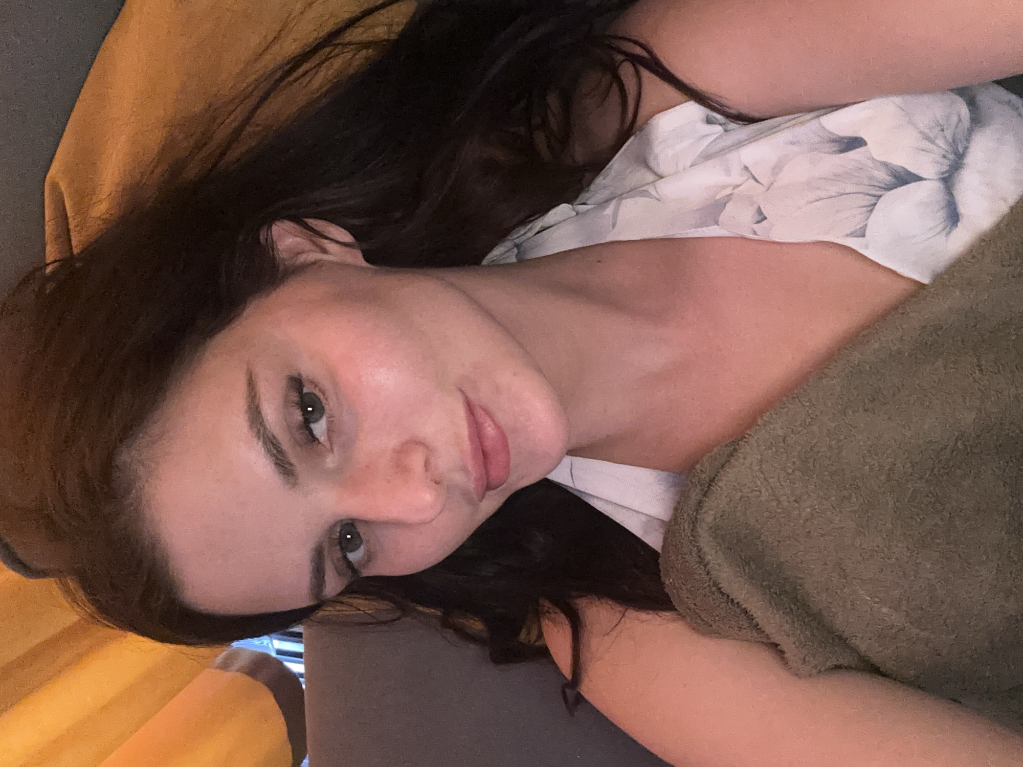 Casual afternoon selfies and still-life details, location unknown