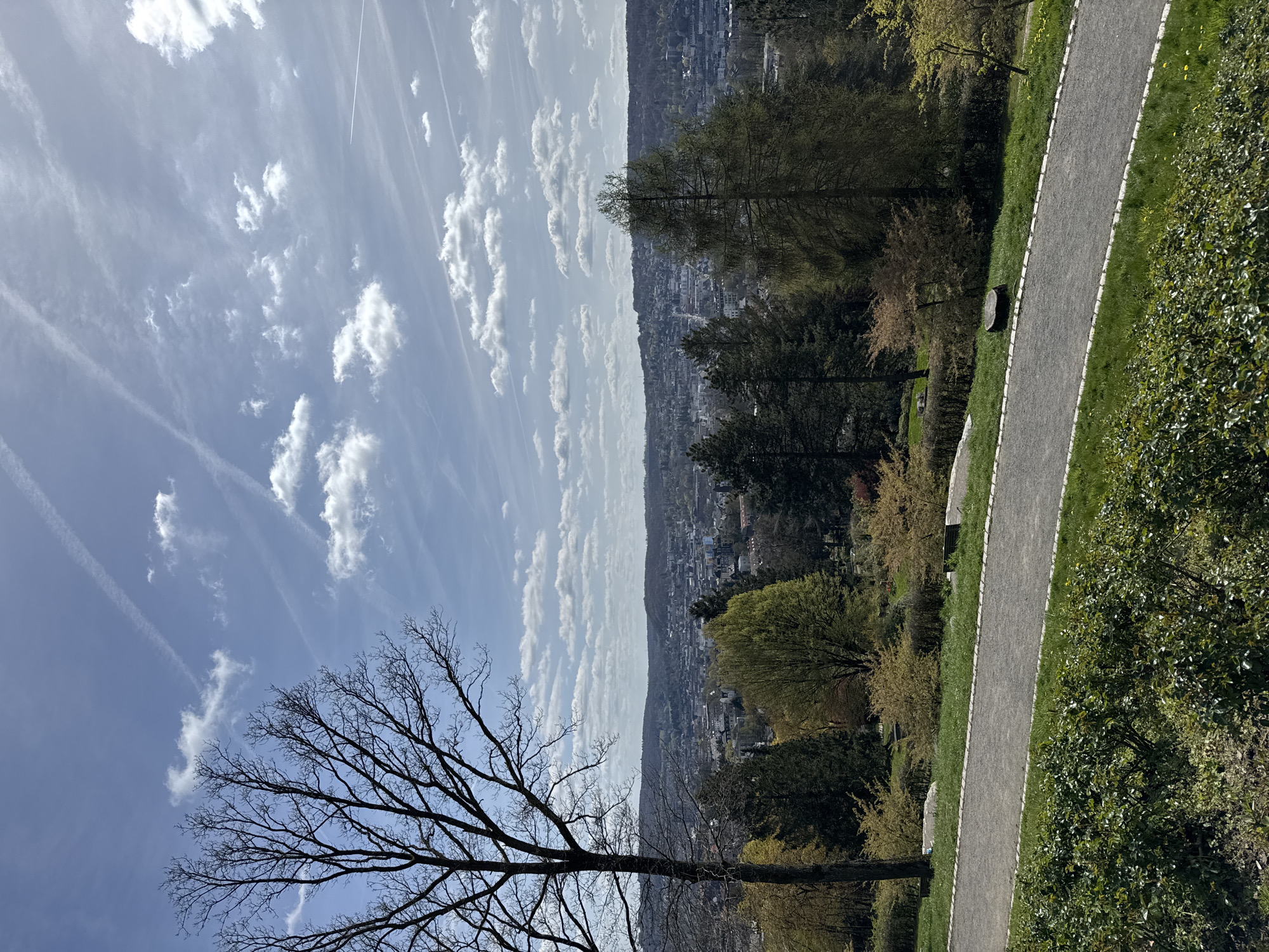 Spring morning gathering at Wuppertal park overlook draws city viewers