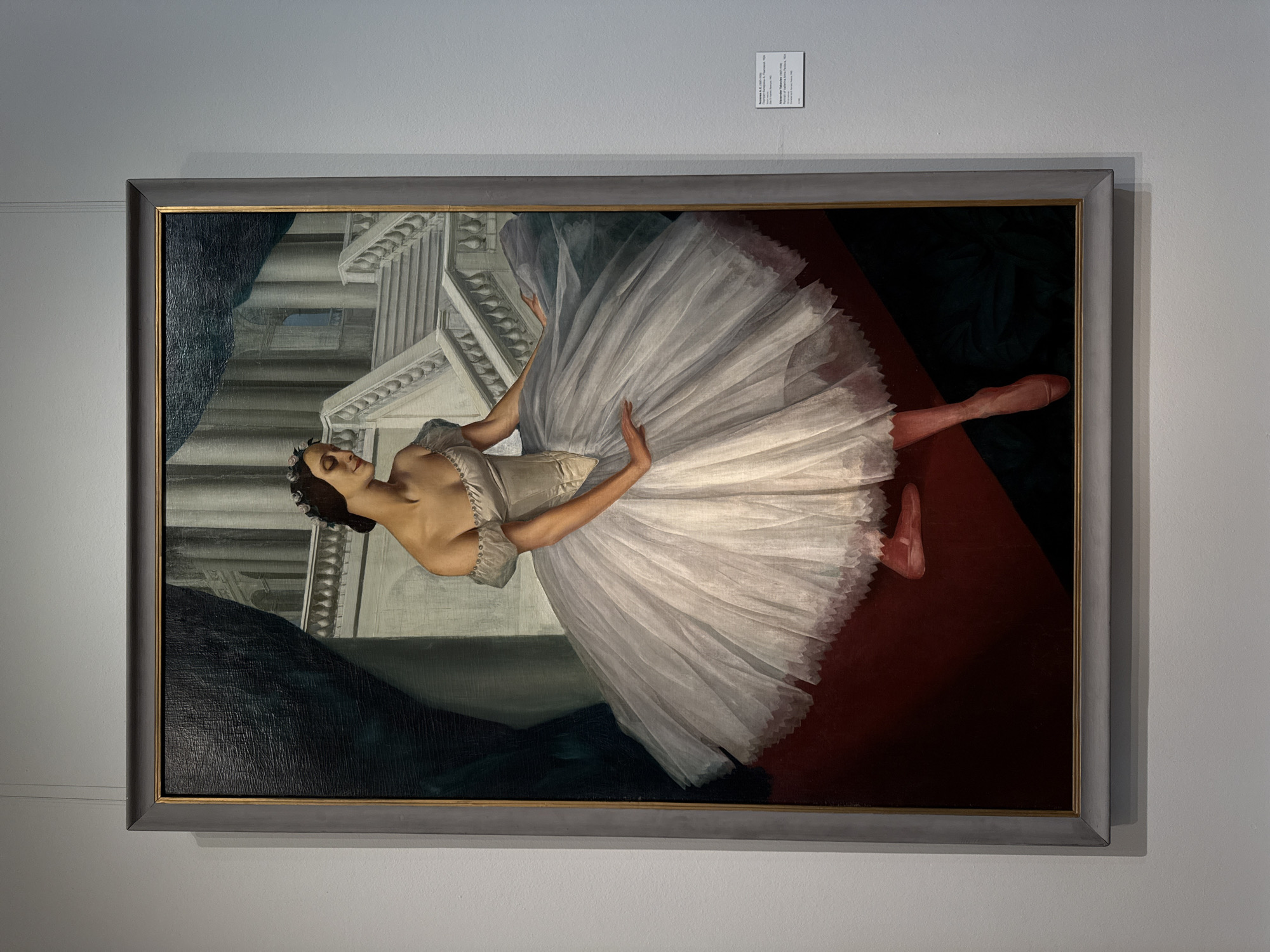 Moscow park scenes and ballerina painting captured by witness