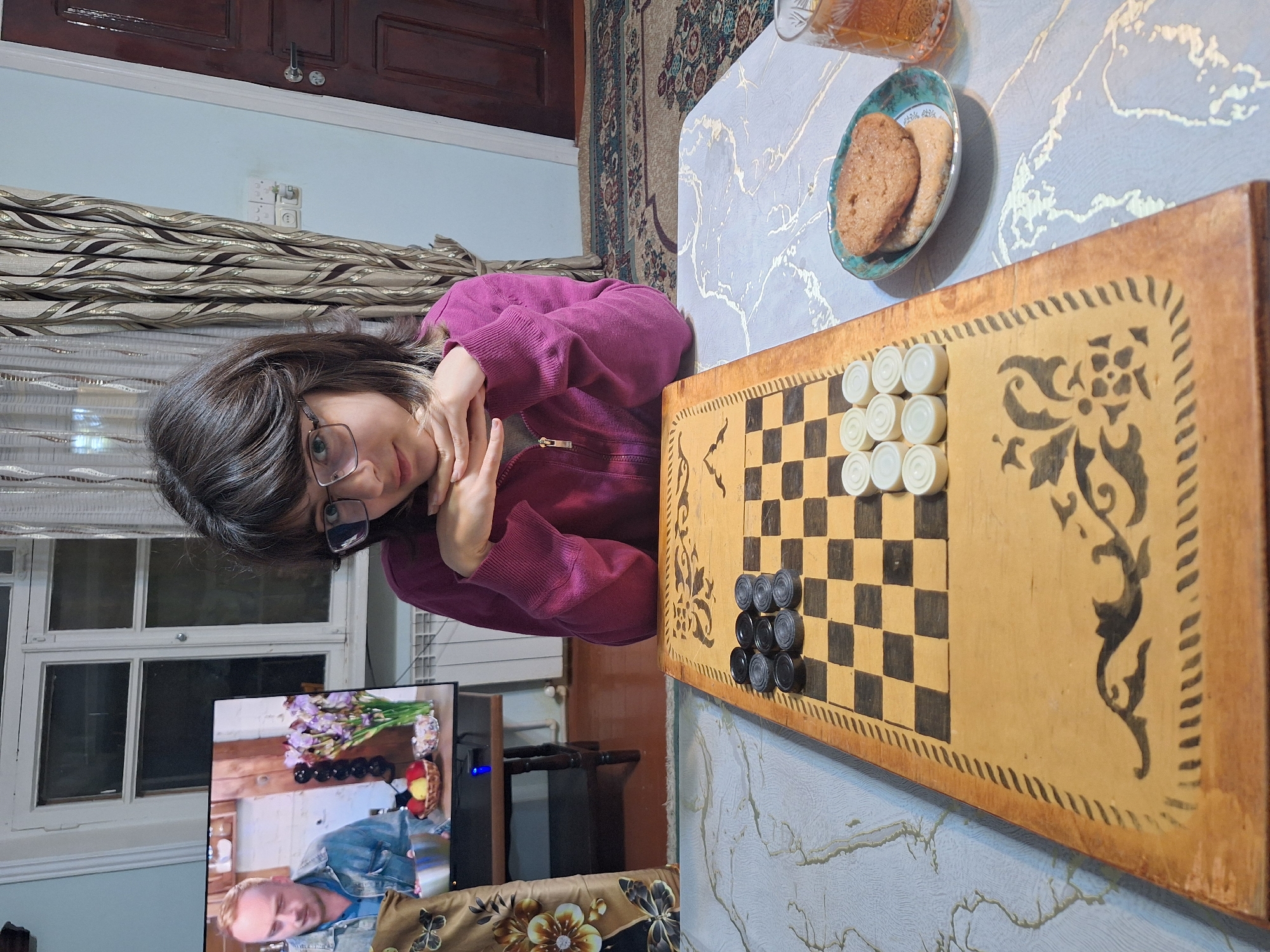Backgammon, tea, and a quiet evening in Gusar