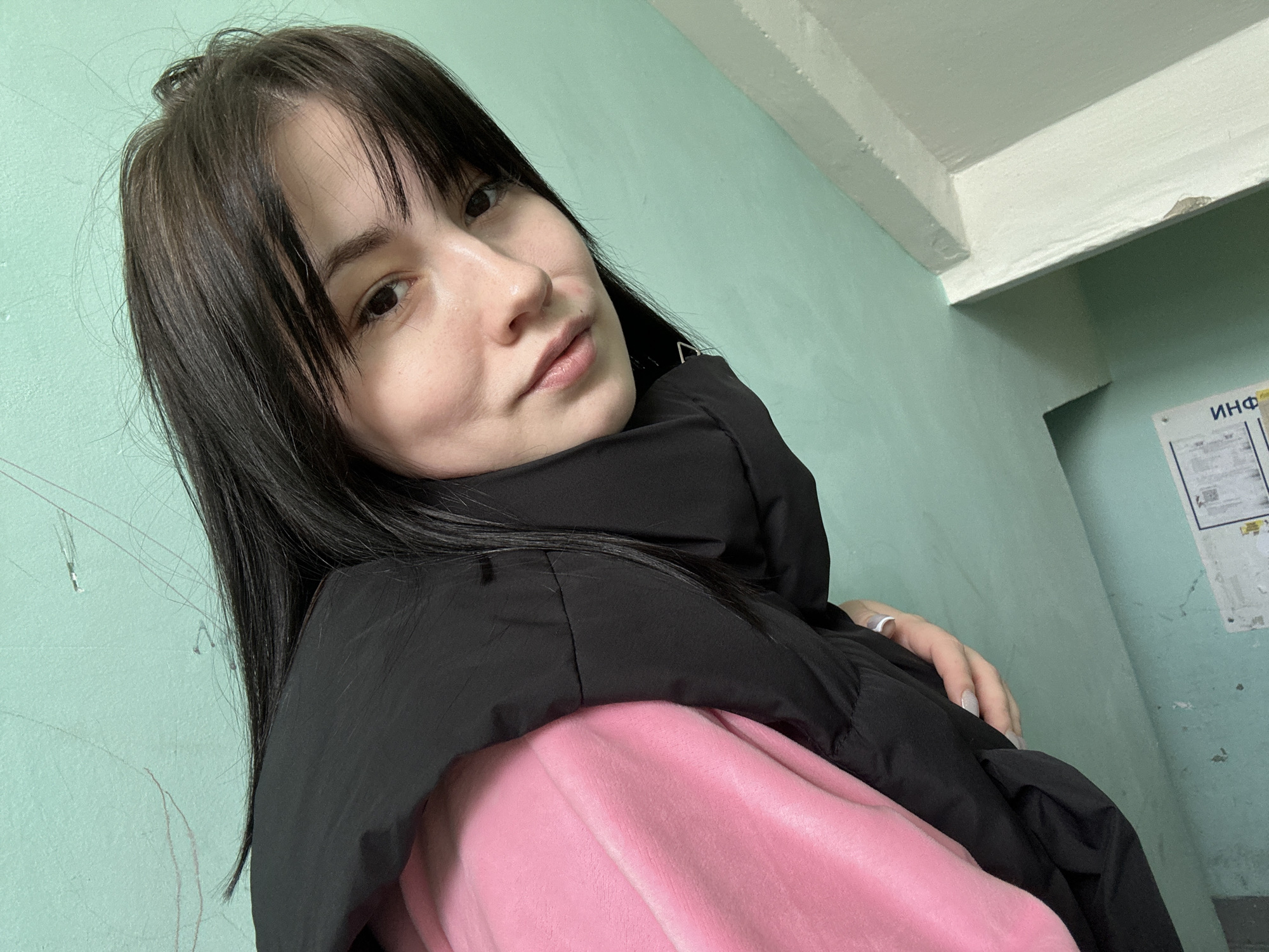 Morning moments captured in Chaikovsky: driving, selfies, gaming companion