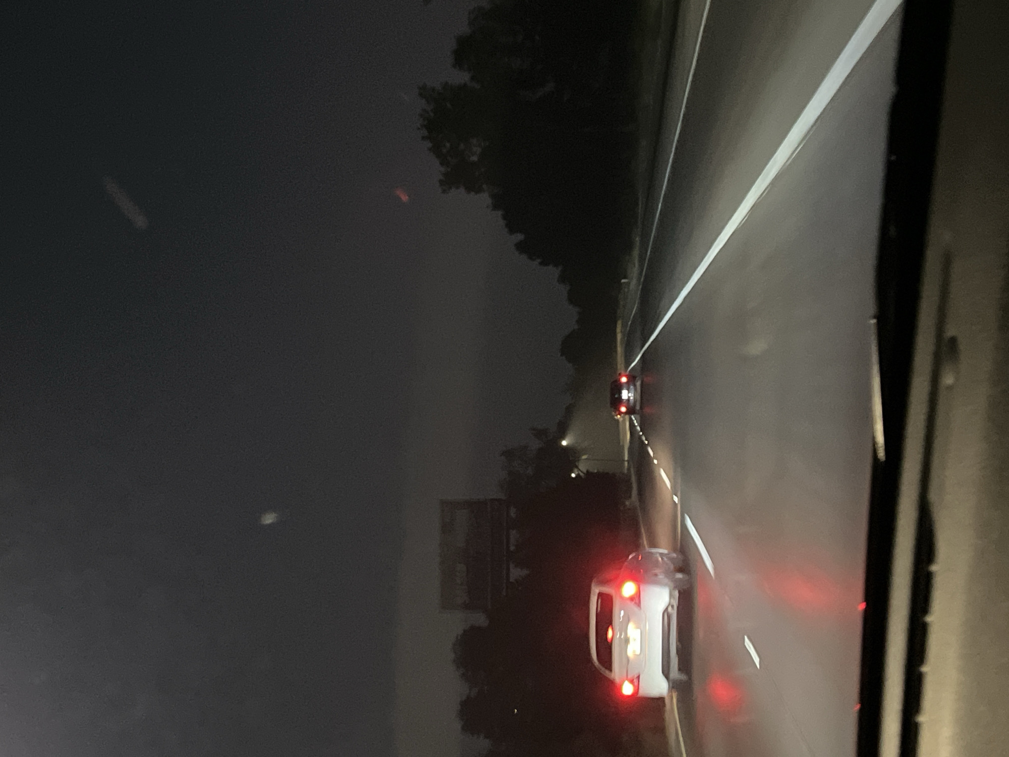 Nighttime highway traffic documented in Barrio de Nuevo León