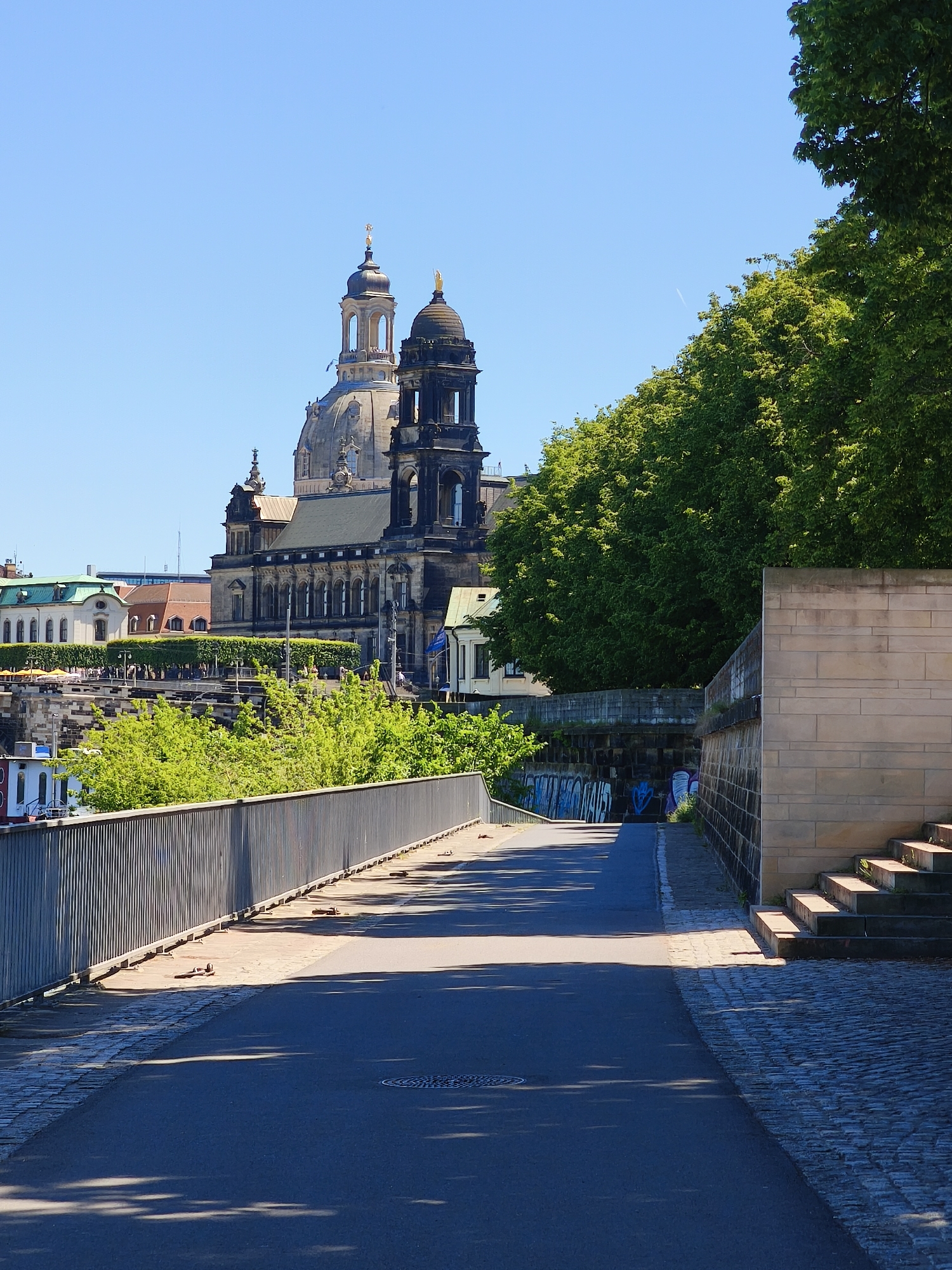 Dresden city center captured in 13-minute window