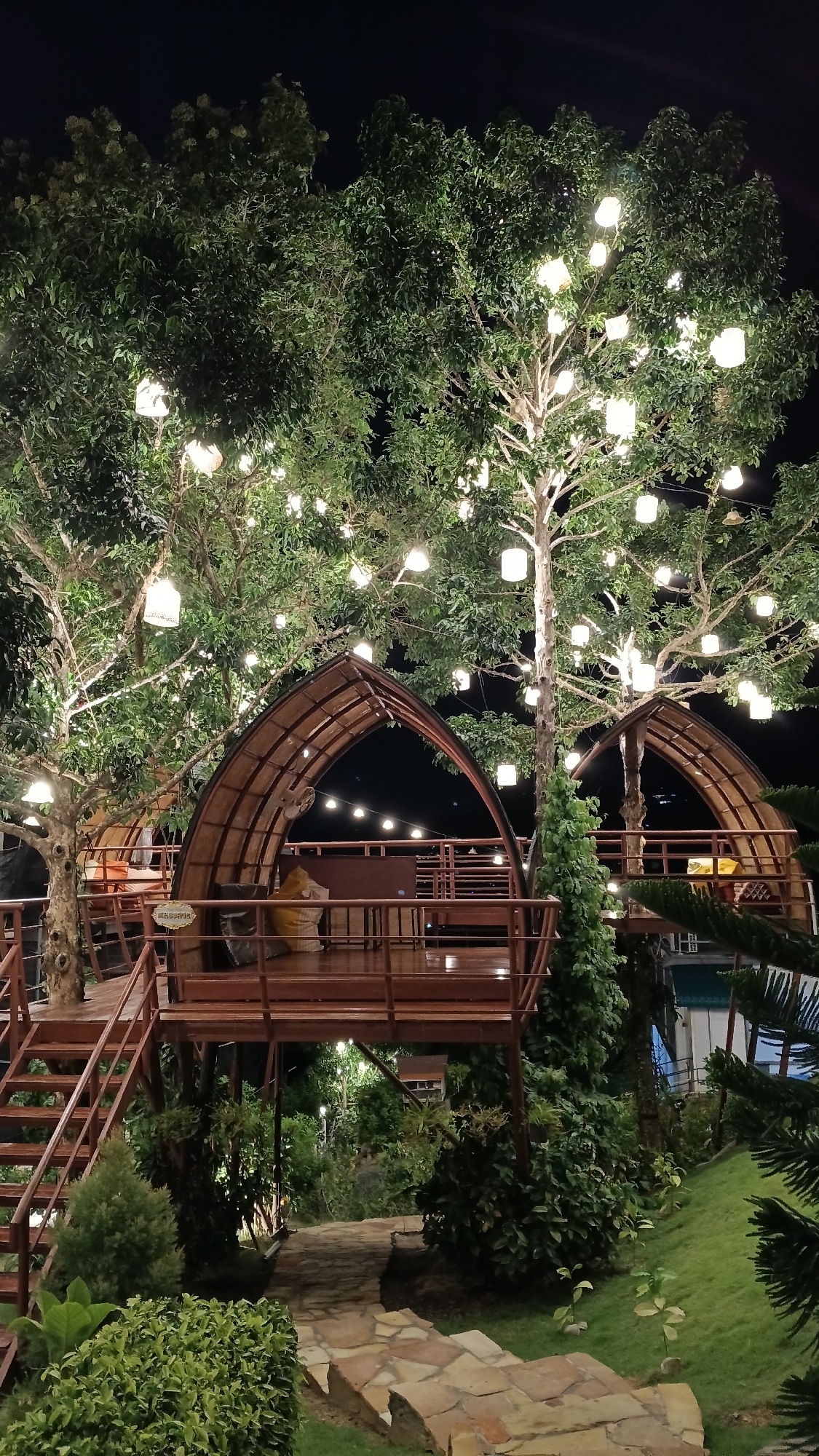 Treehouse restaurant and resort grounds explored at night in Ko Samui