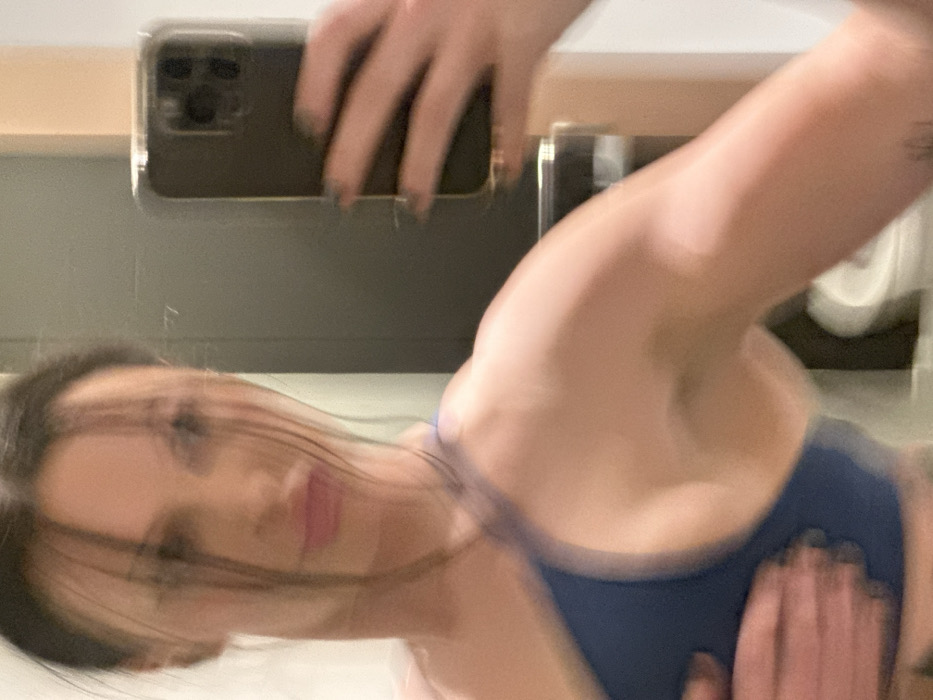 Woman photographed during fitness session in Tunbridge Wells