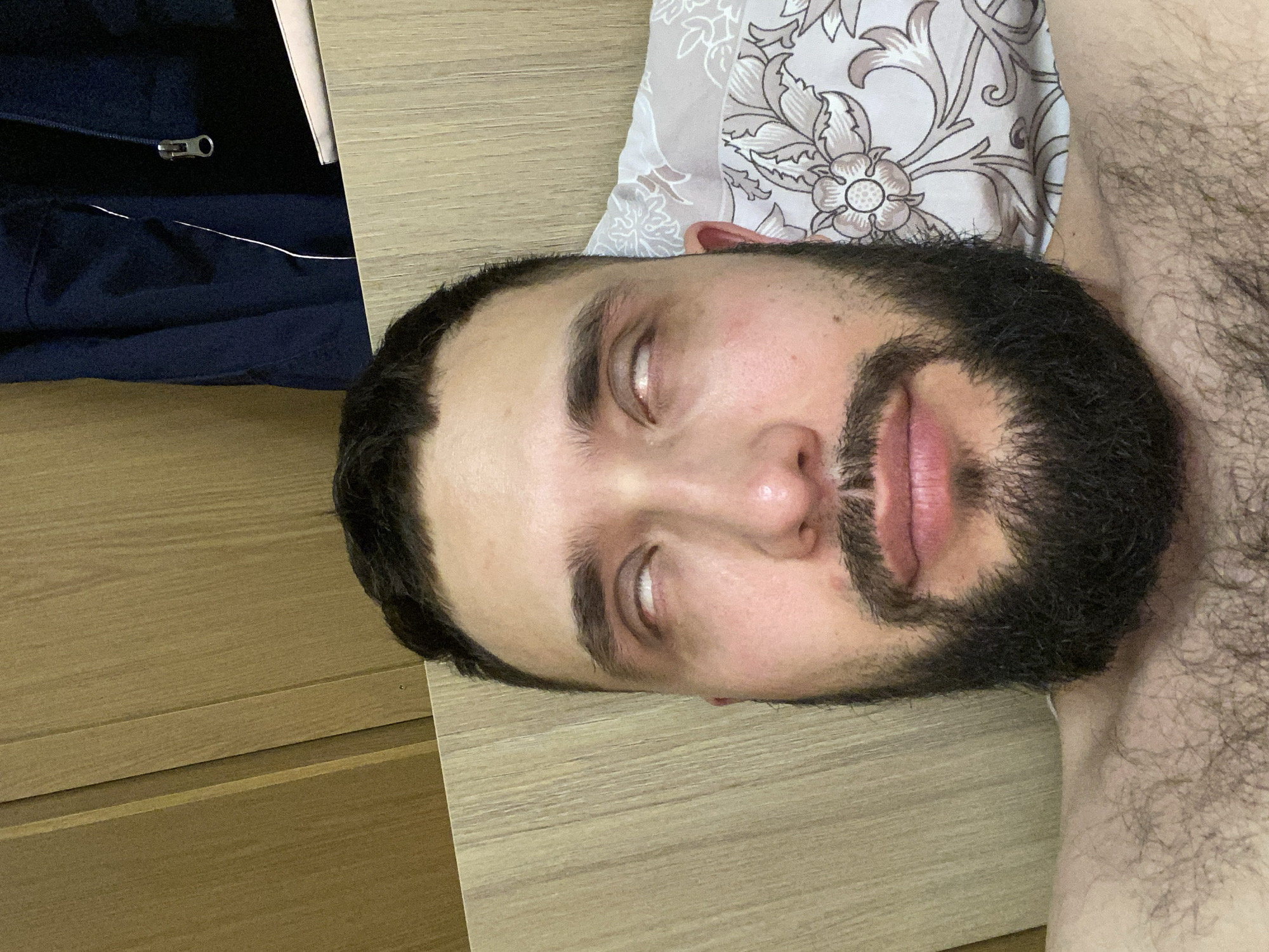 Man documents casual Friday evening routine in Koskolovo, Russia