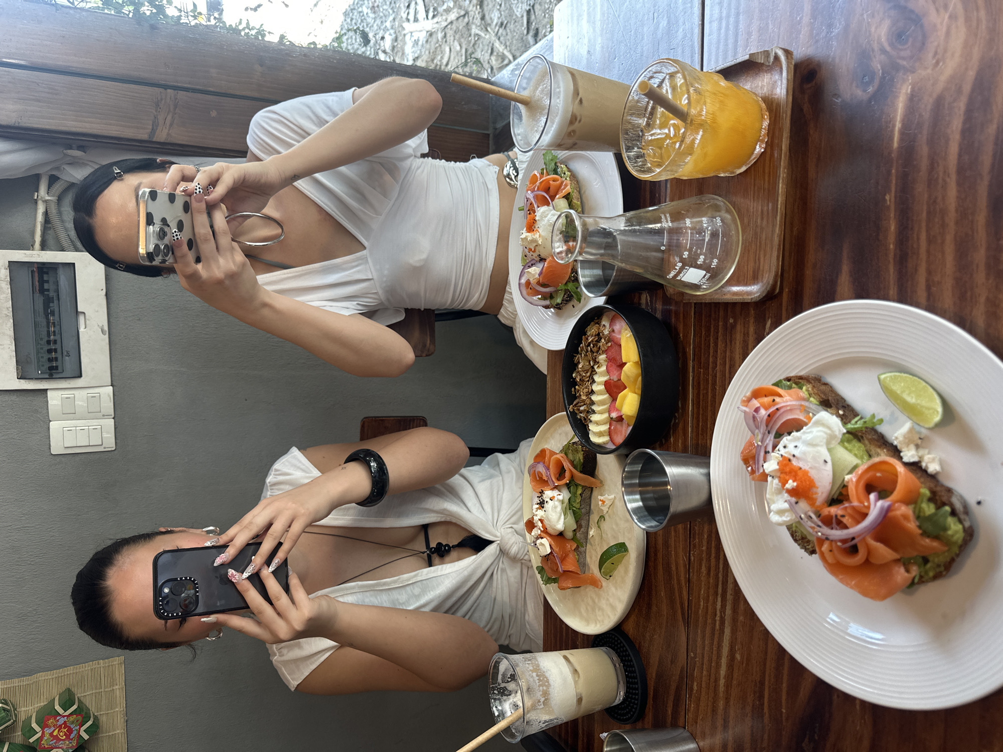 Street scenes and family gathering documented in Đà Nẵng
