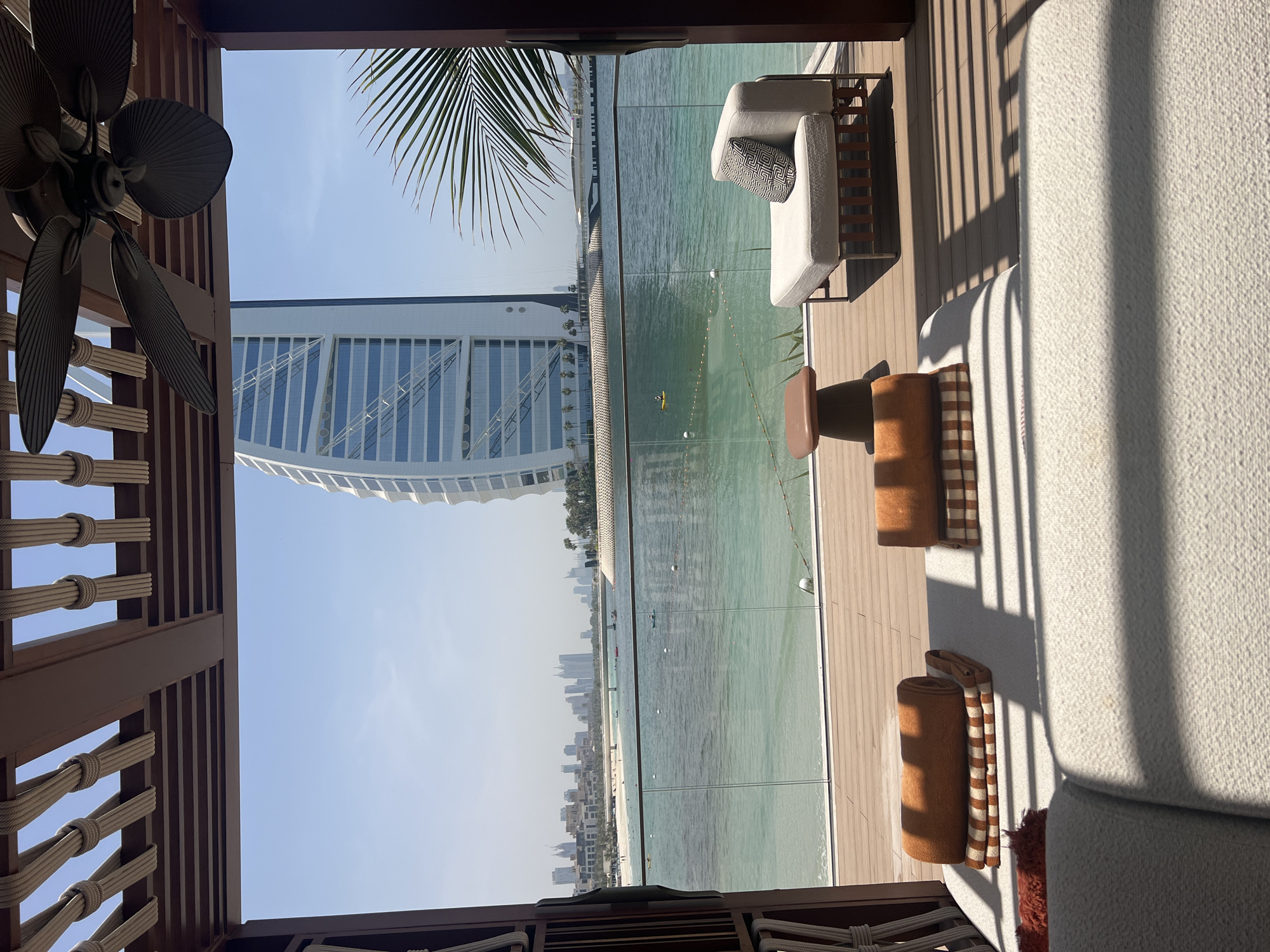 Luxury Dubai beachfront resort captured by witnesses