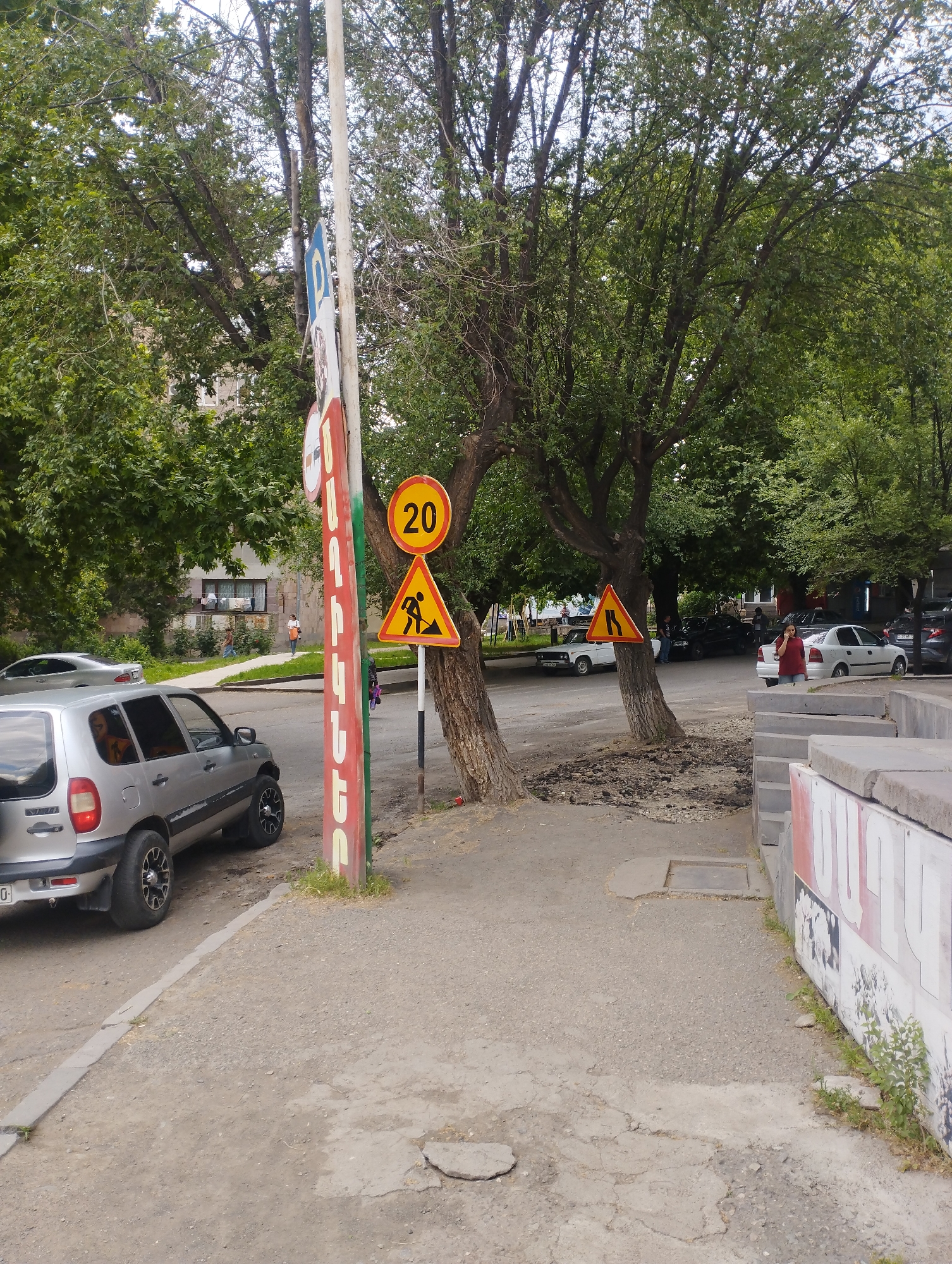 Witness documents everyday street scenes in Yeghegnadzor, Armenia