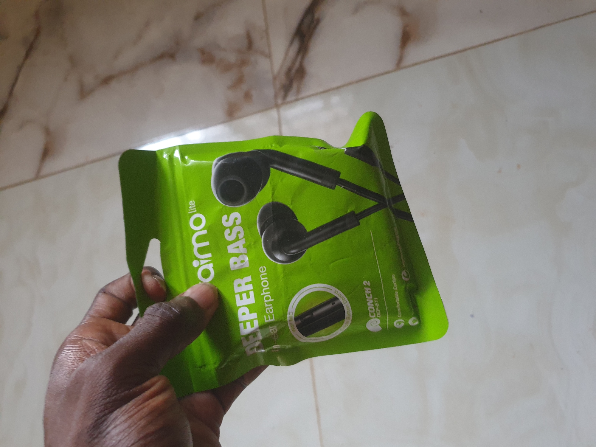 Consumer product unboxing session documented in Anilelerin, Nigeria