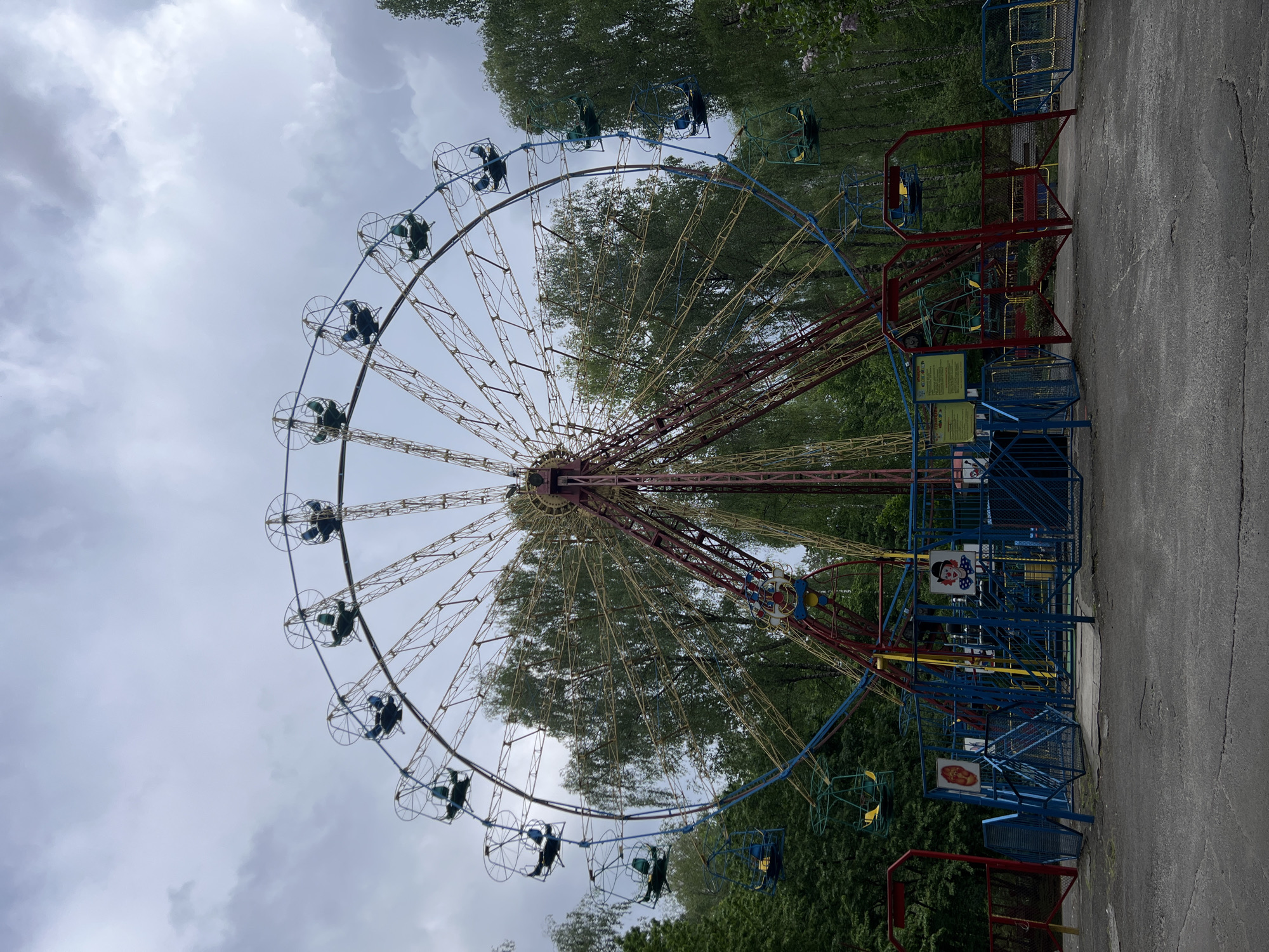 Casual documentation of everyday Ternopil scenes captured over 30 minutes