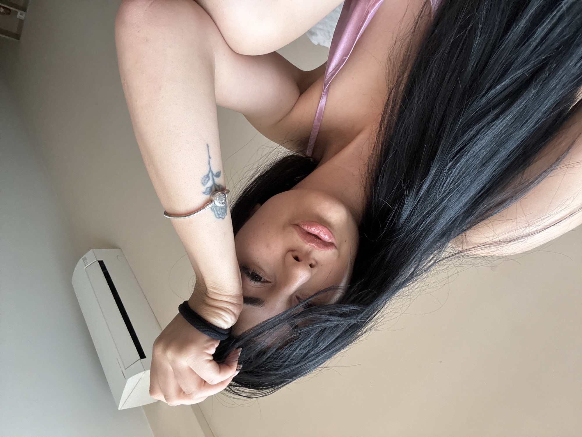Woman with rose tattoo observed in Plovdiv