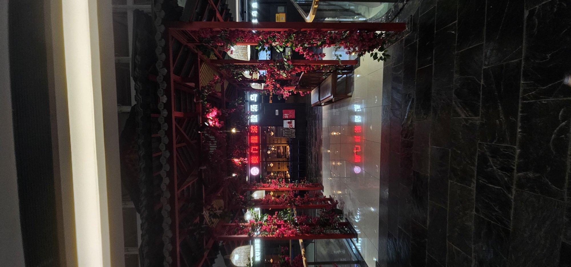 Pickleball courts and pop-up displays inside a Chongqing shopping mall