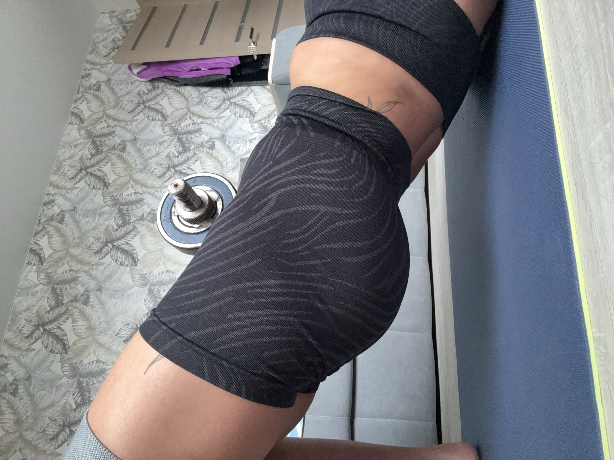 Morning workout session captured in Kauchuk Stantsiya apartment