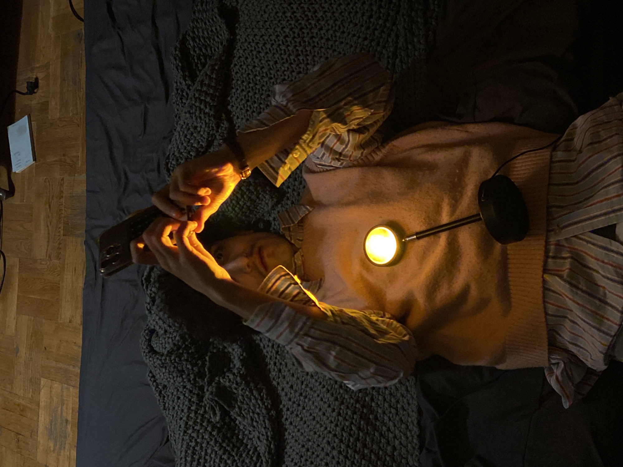 Moscow resident documents quiet evening moments with illuminated objects