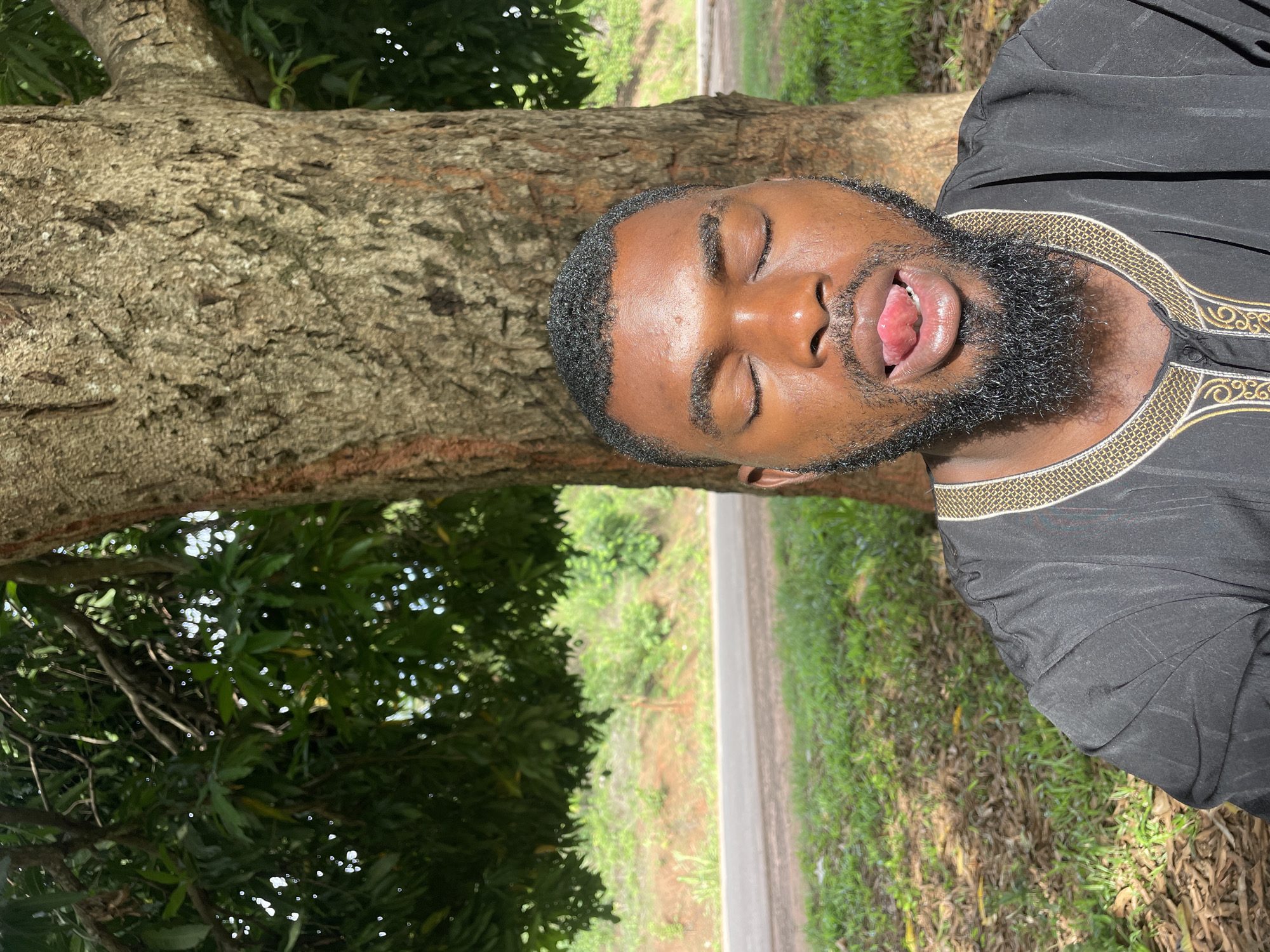 Man observed in traditional dress in Ogbe orchard