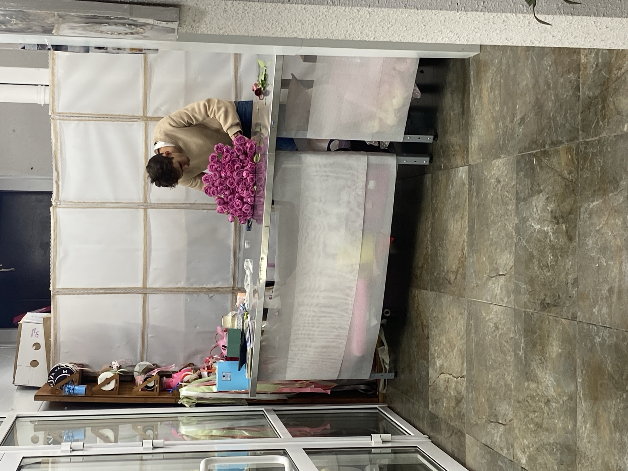 Early morning activity at Yekaterinburg flower shop documented