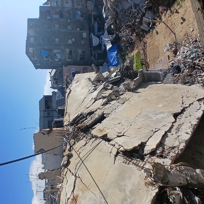 Gaza displacement camps and urban destruction documented by witness
