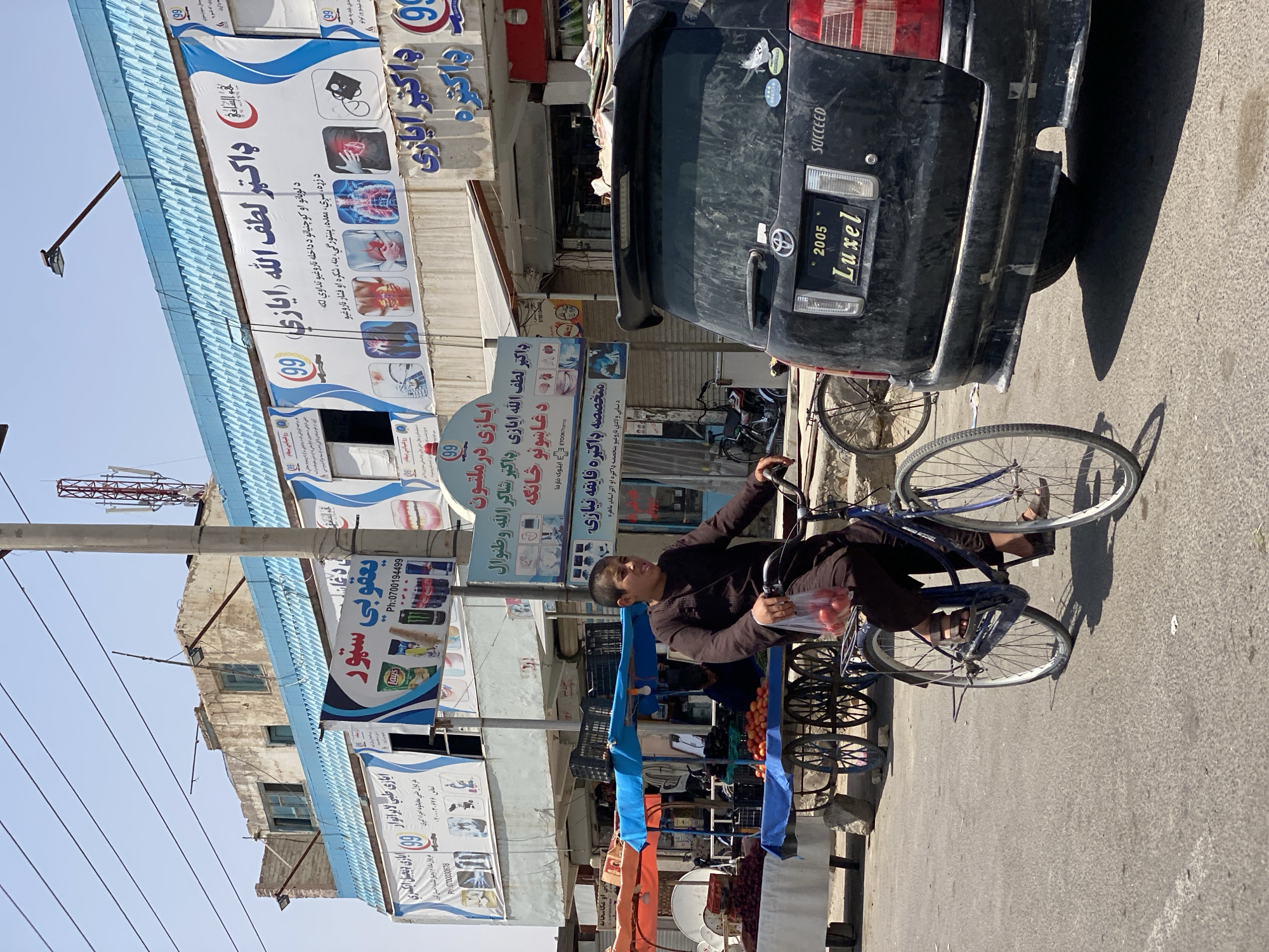 Street life and commerce on a Kandahar morning