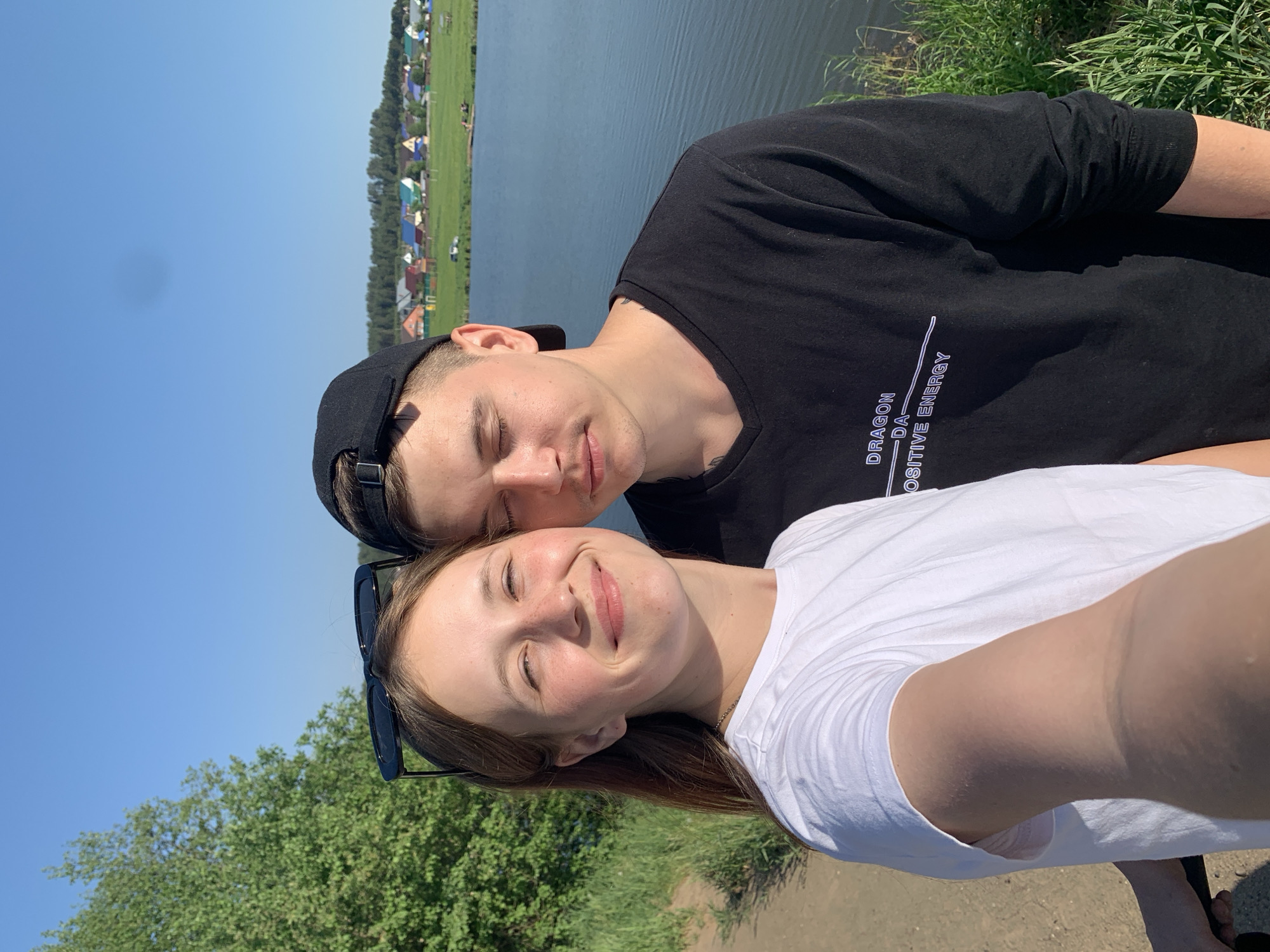 Casual moments captured in Foki: couple's selfie, woman with child