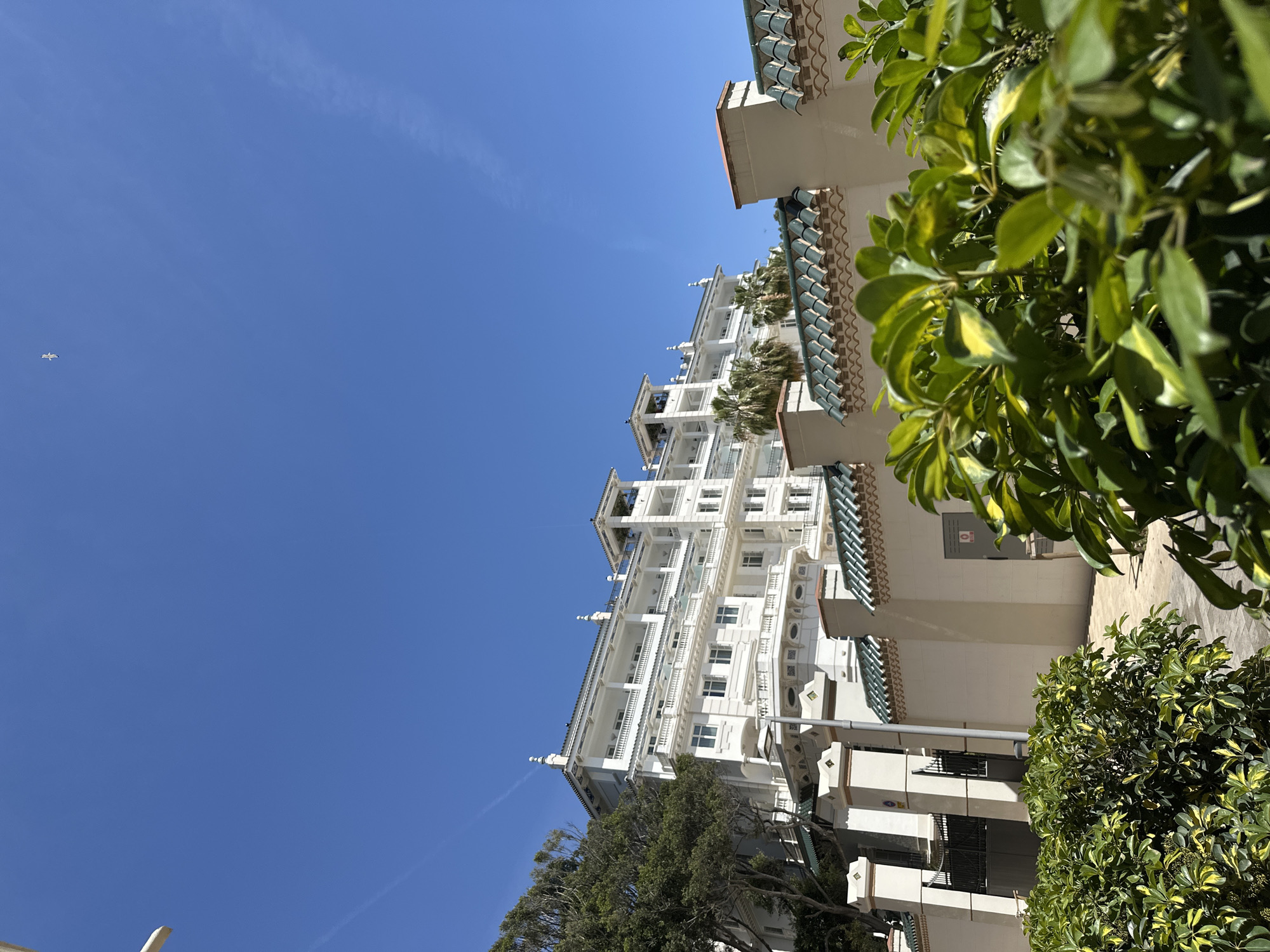 Witness documents Málaga street scenes under clear skies