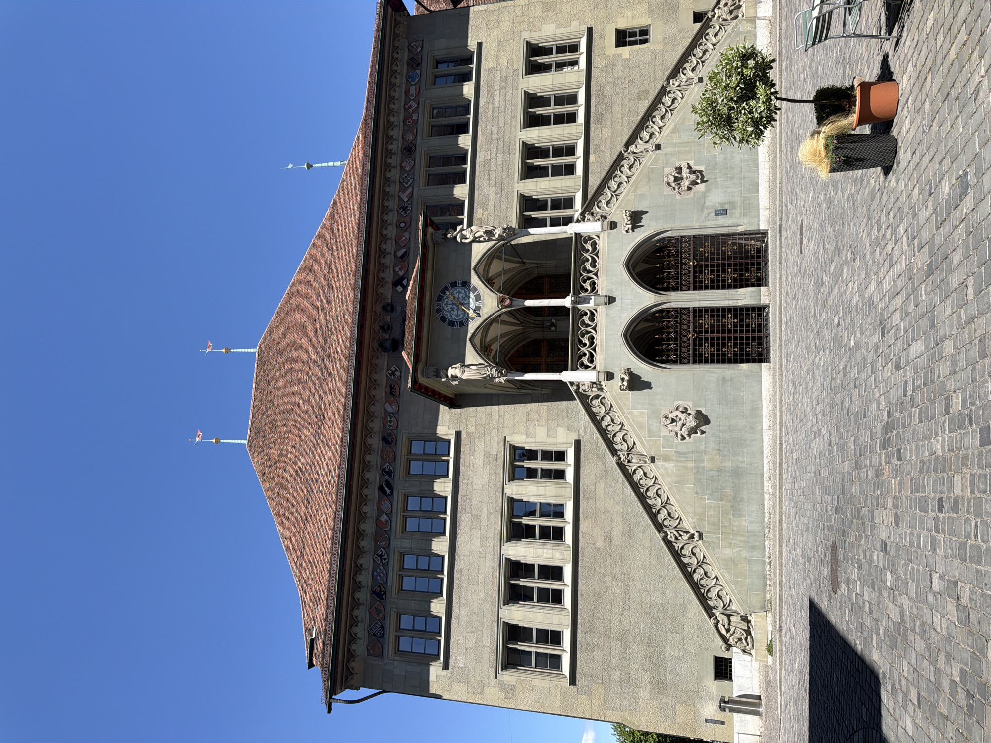 Morning tour through Bern's medieval Old Town landmarks and streets