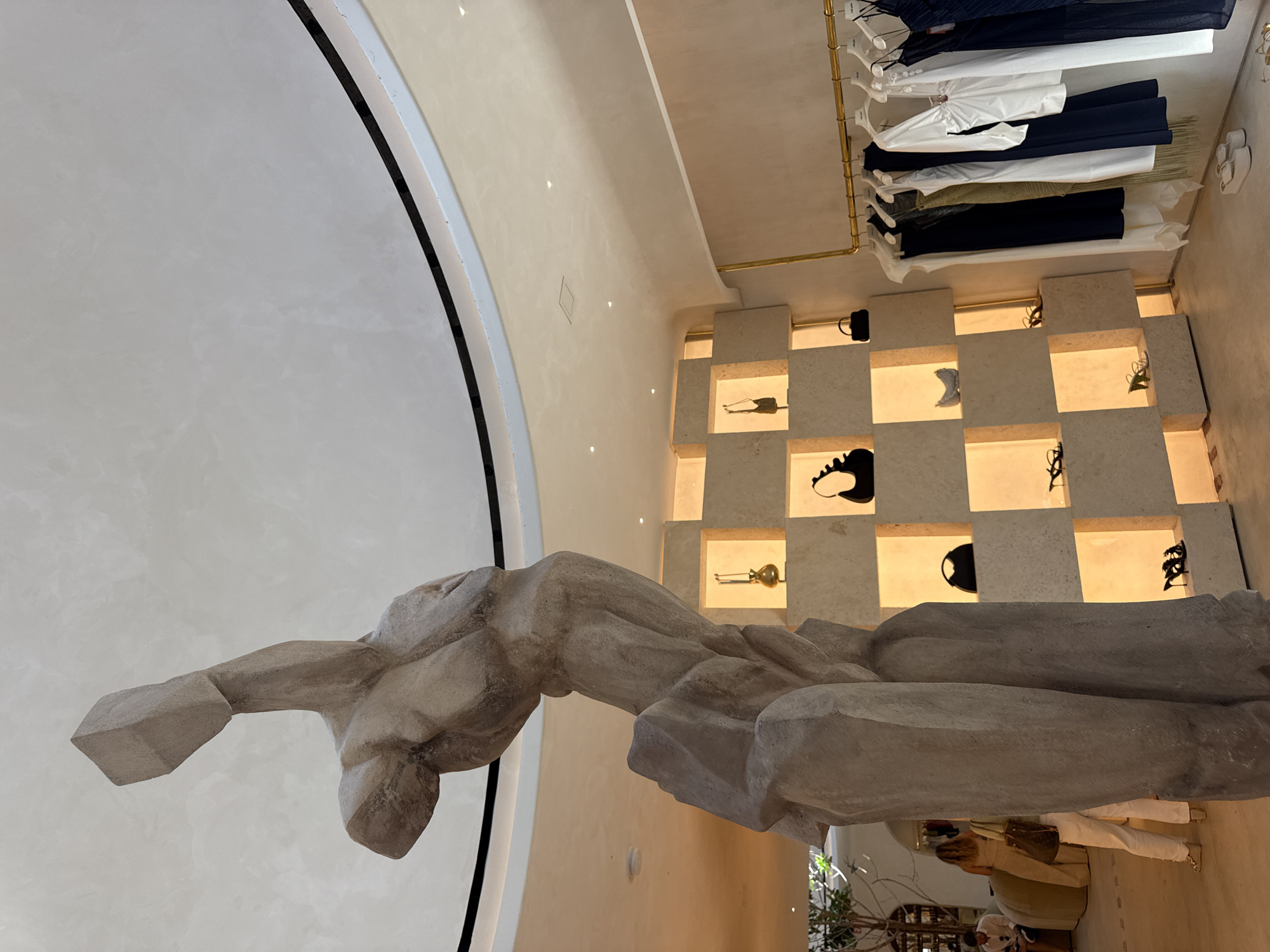 Miami boutique with concrete statue draws shoppers, witnesses
