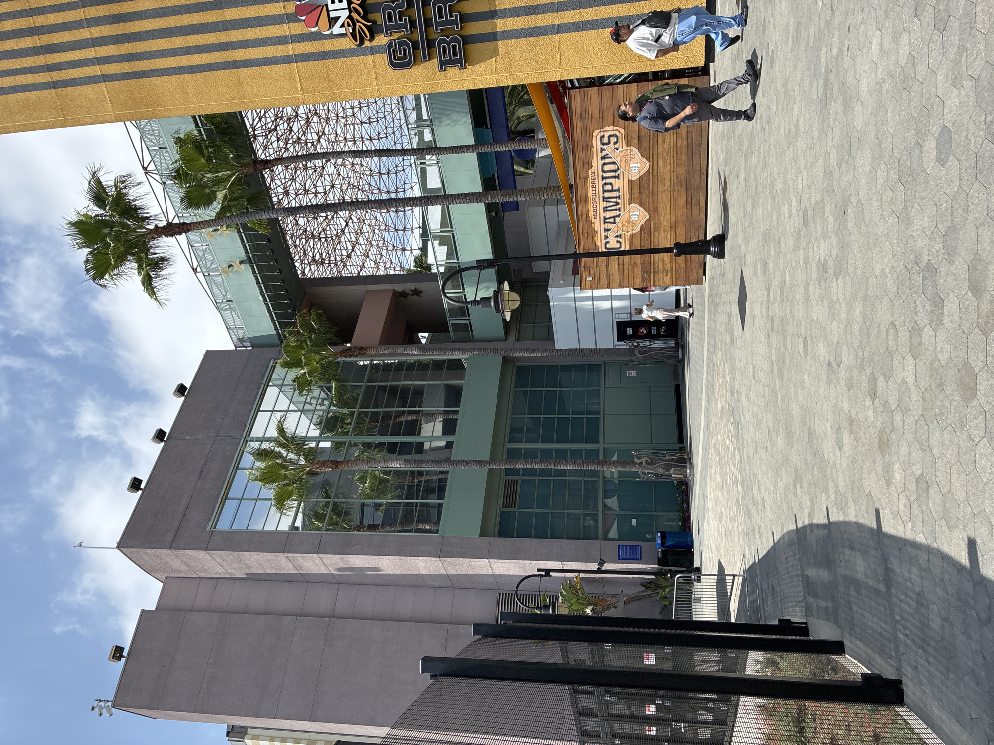 Around Universal Studios Hollywood and CityWalk, summer evening